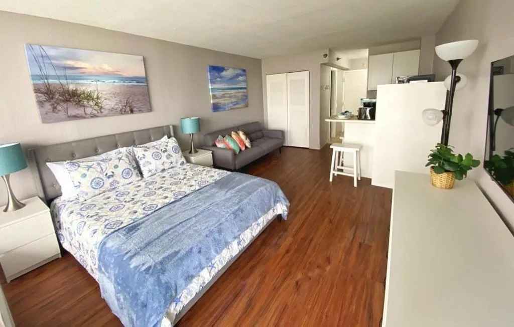 Bed in Castaways Resort Studios
