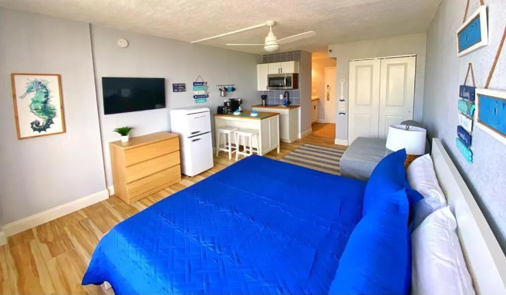 Bed in Castaways Resort Studios