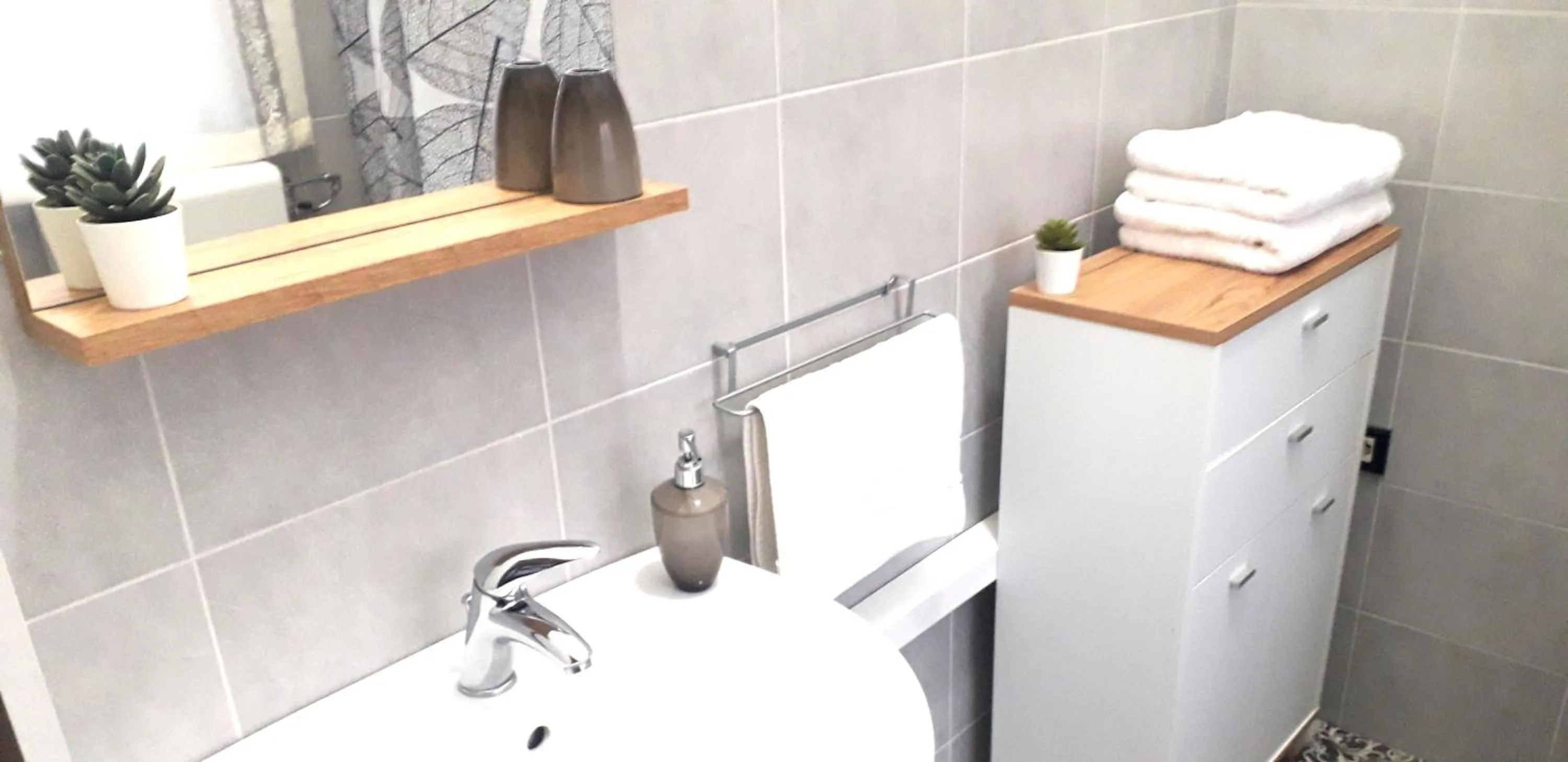 Bathroom in SHORT LETS Radici di Puglia