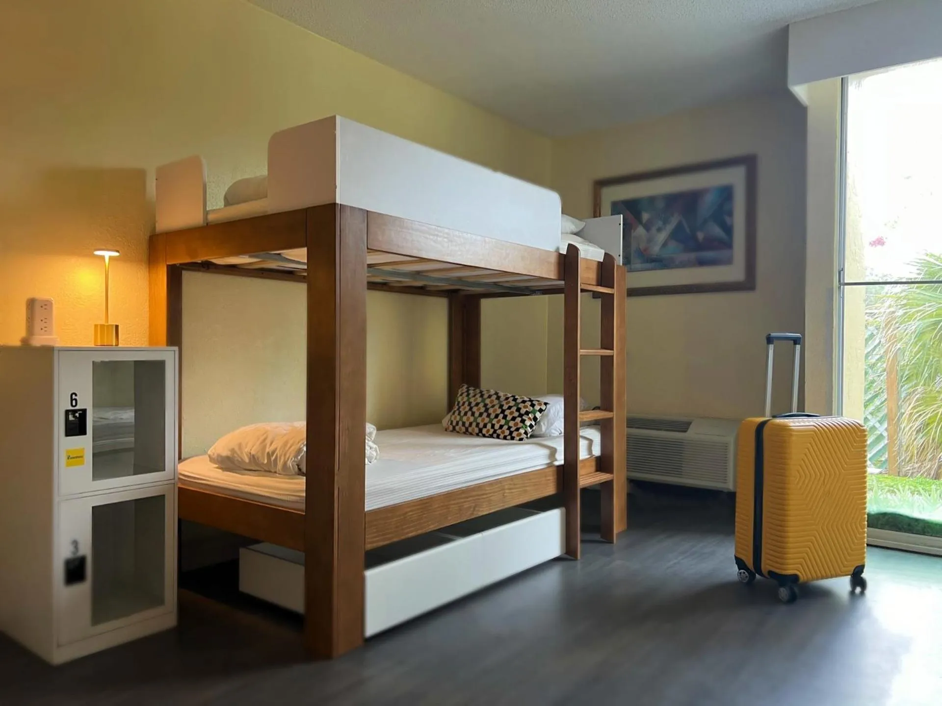 Bed in Bposhtels Orlando Florida Mall