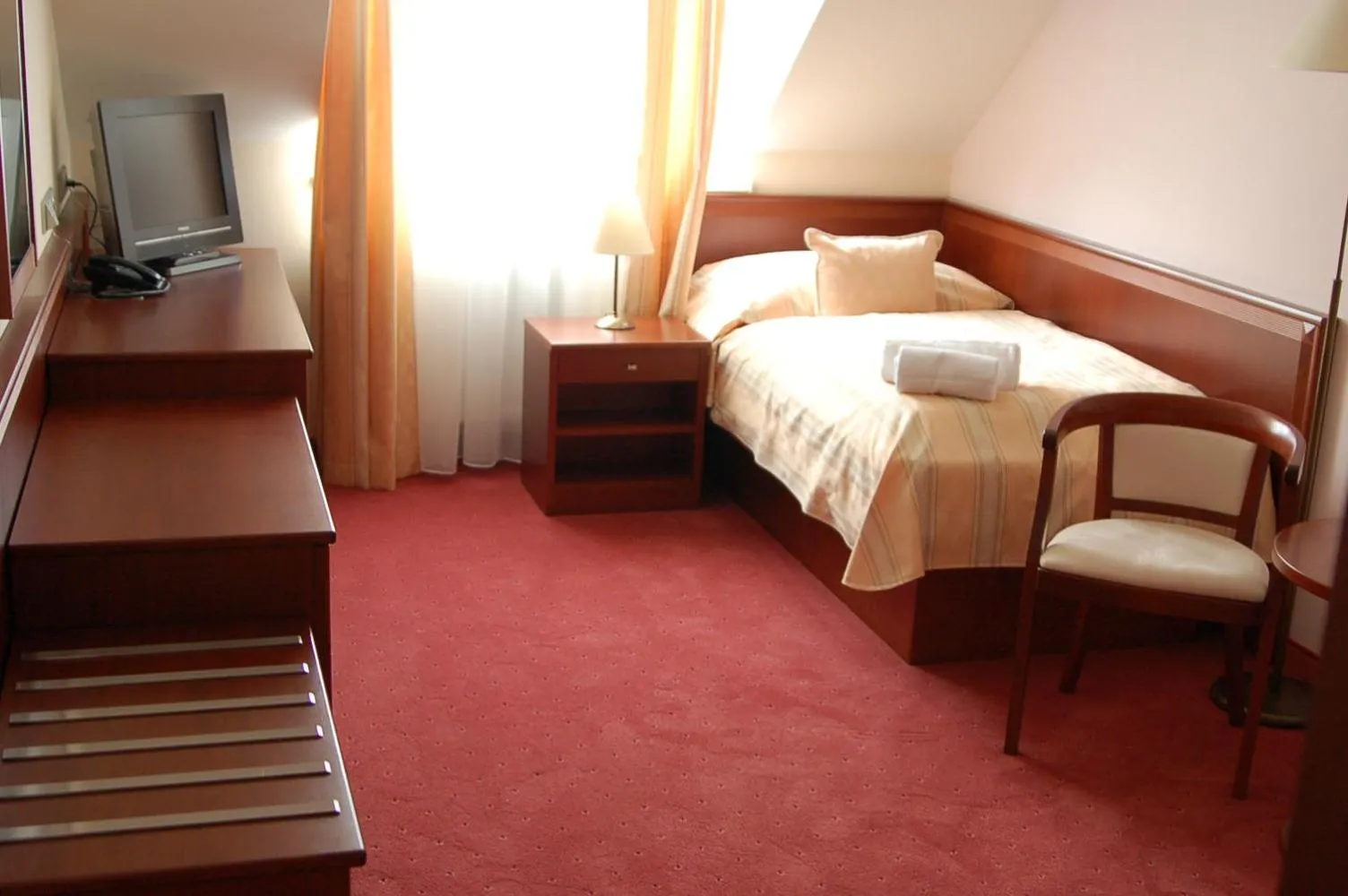 Photo of the whole room, Bed in Komorni Hurka