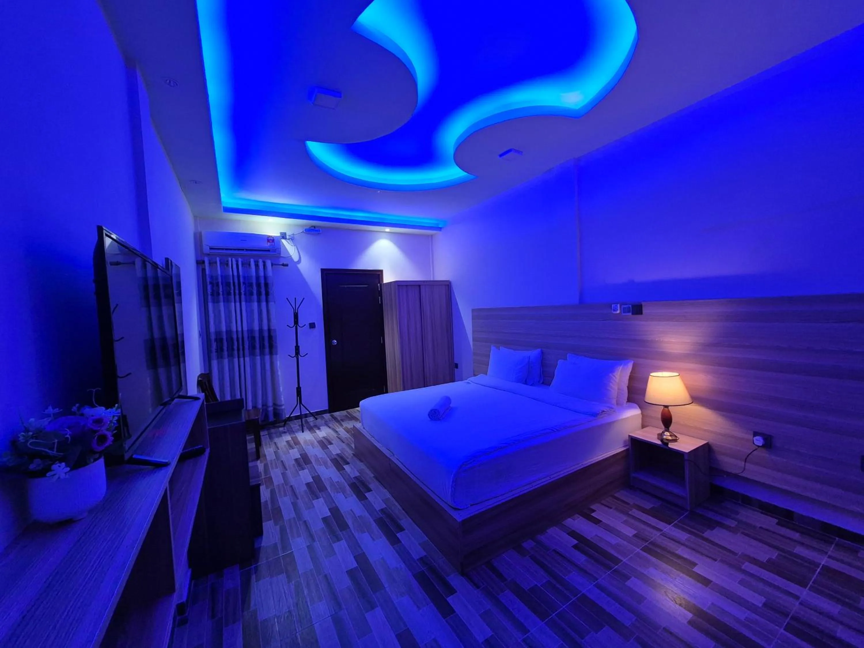 TV and multimedia, Bed in Aasna Inn