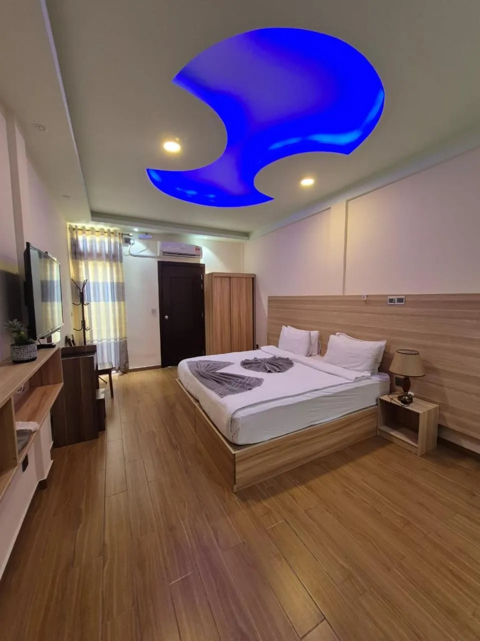 TV and multimedia, Bed in Aasna Inn