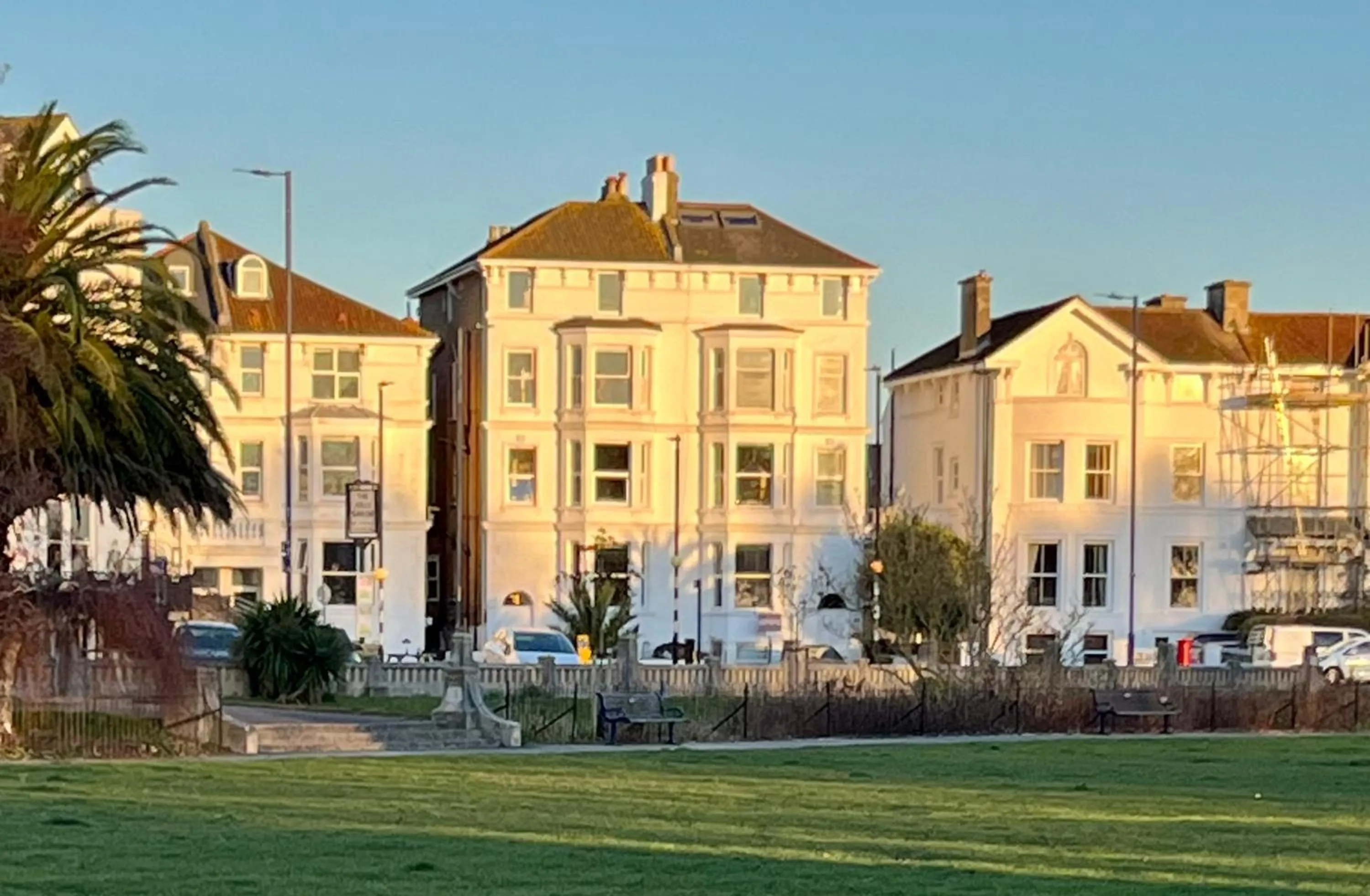 Southsea, Portsmouth - Two Bedroom Apartment - Newly Refurbished Throughout - Treetop Sea Views