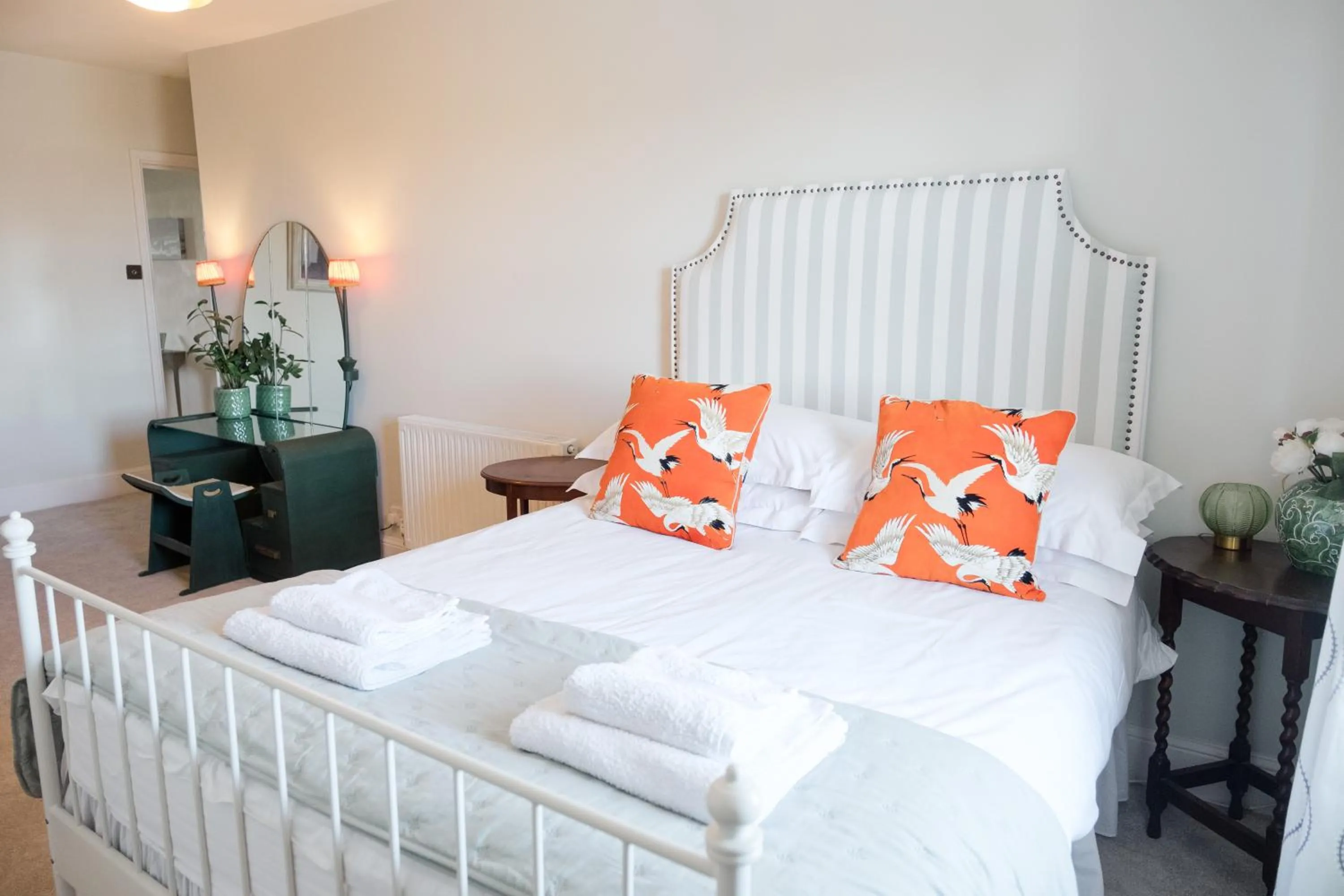 Southsea, Portsmouth - Two Bedroom Apartment - Newly Refurbished Throughout - Treetop Sea Views