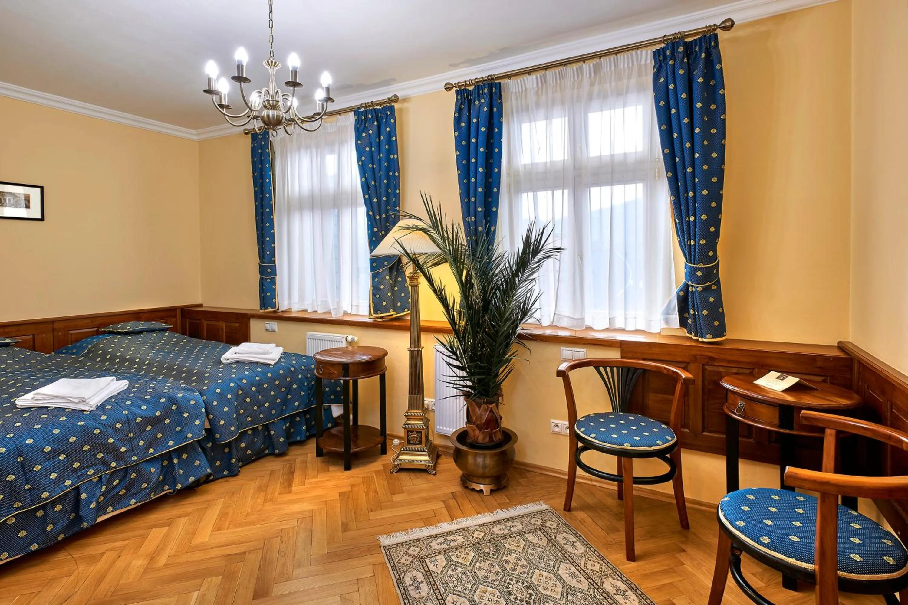 Bed in Salvator Hotel