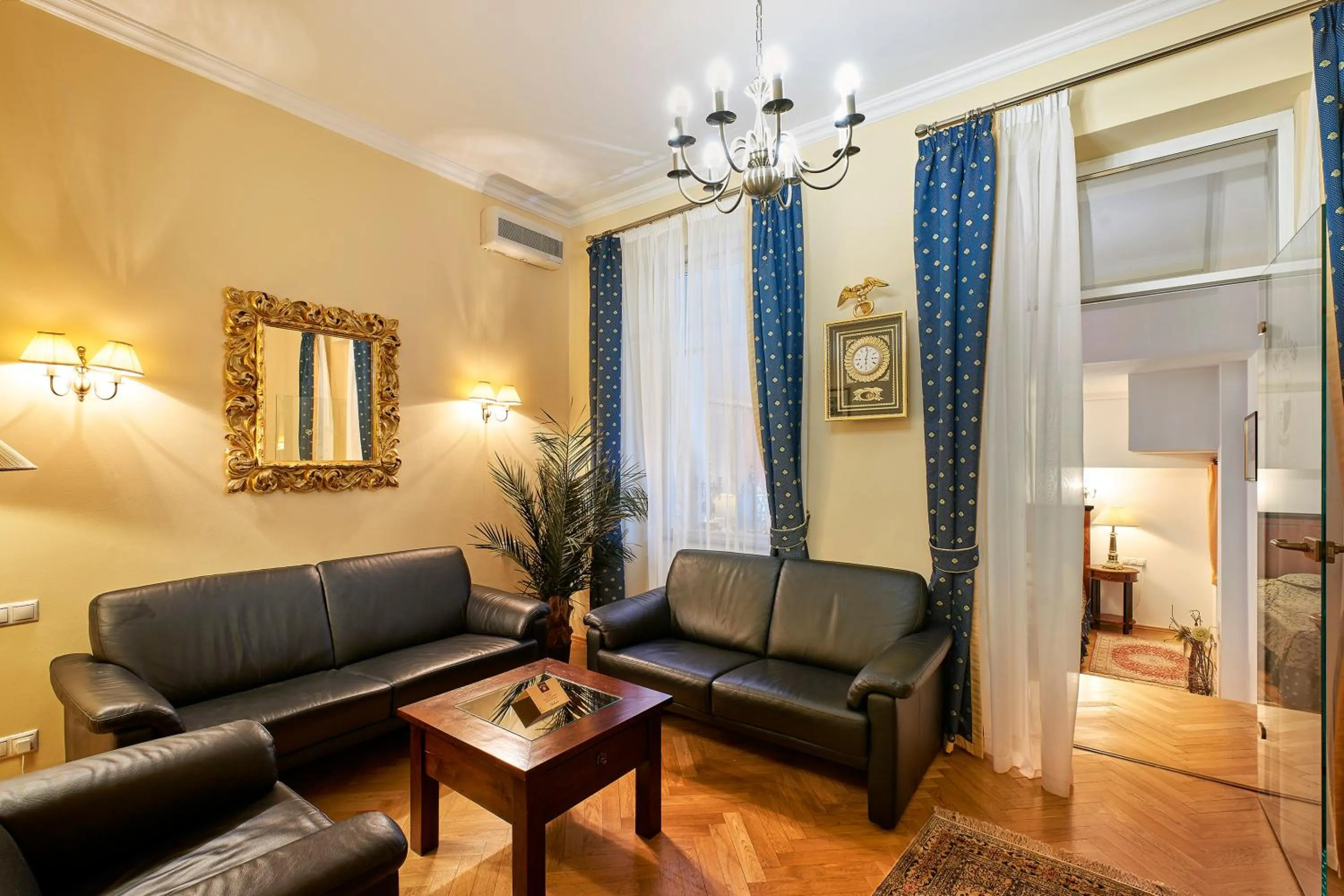 Suite in Salvator Hotel