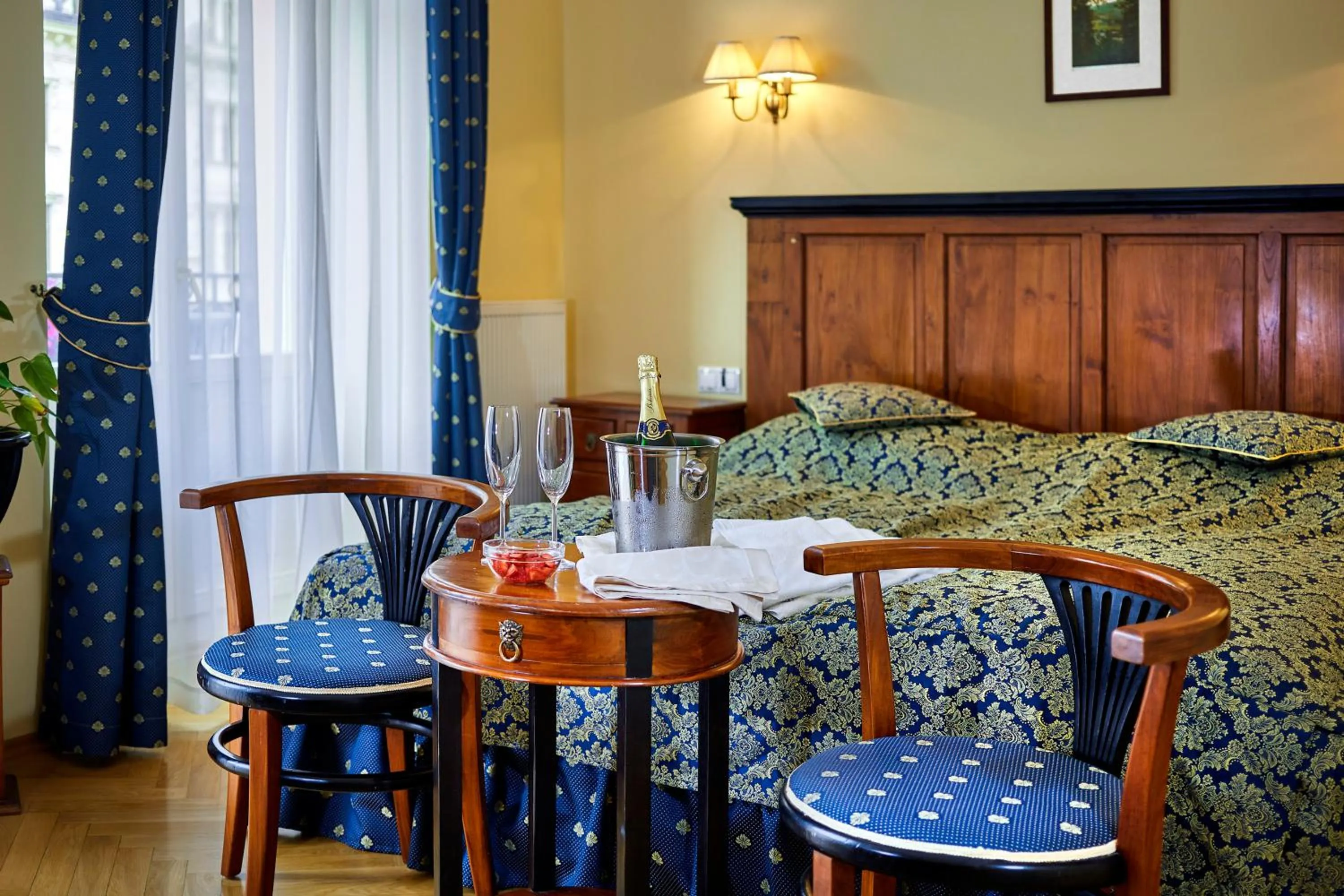 Bed in Salvator Hotel