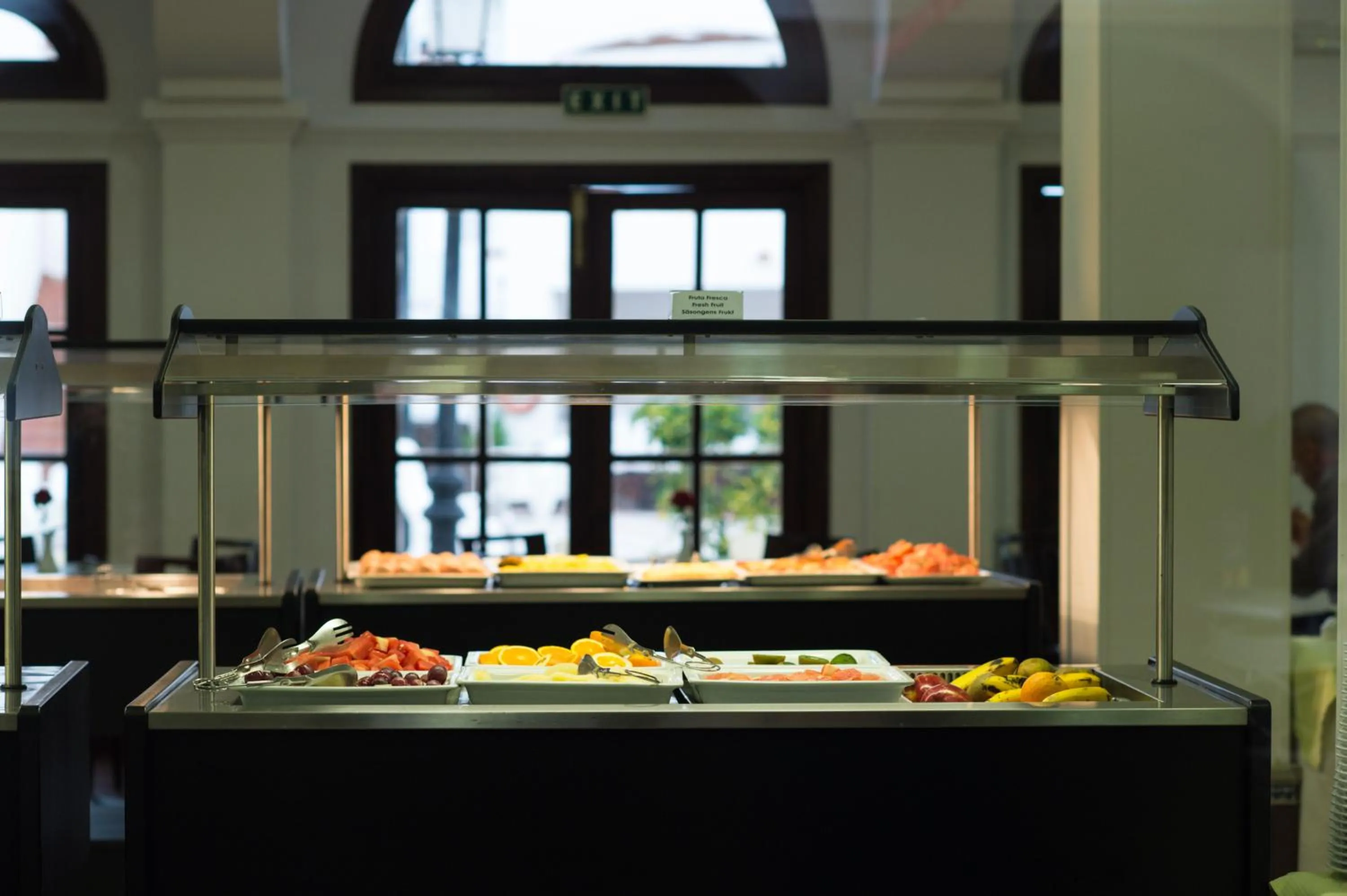 Food in Ona Beverly Hills Suites