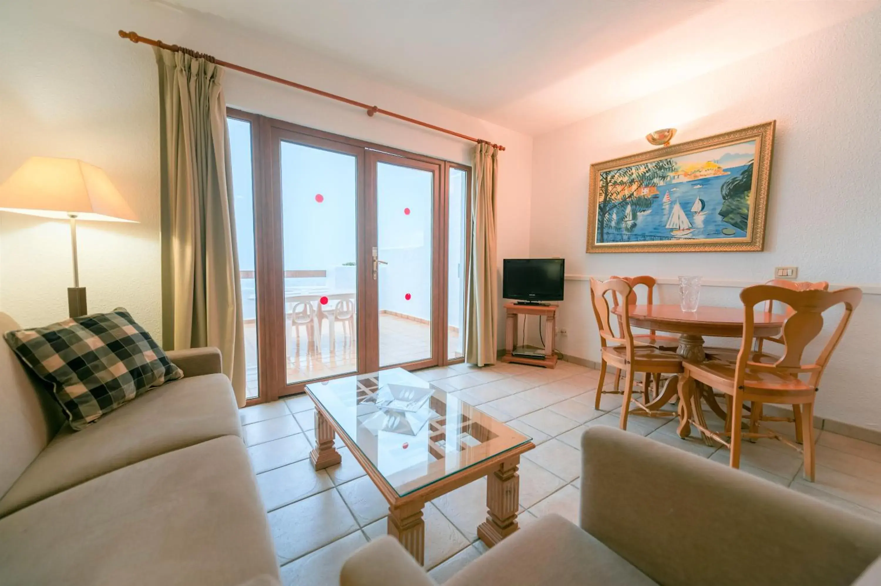 One-Bedroom Apartment in Ona Beverly Hills Suites One-Bedroom Apartment in Ona Beverly Hills Suites