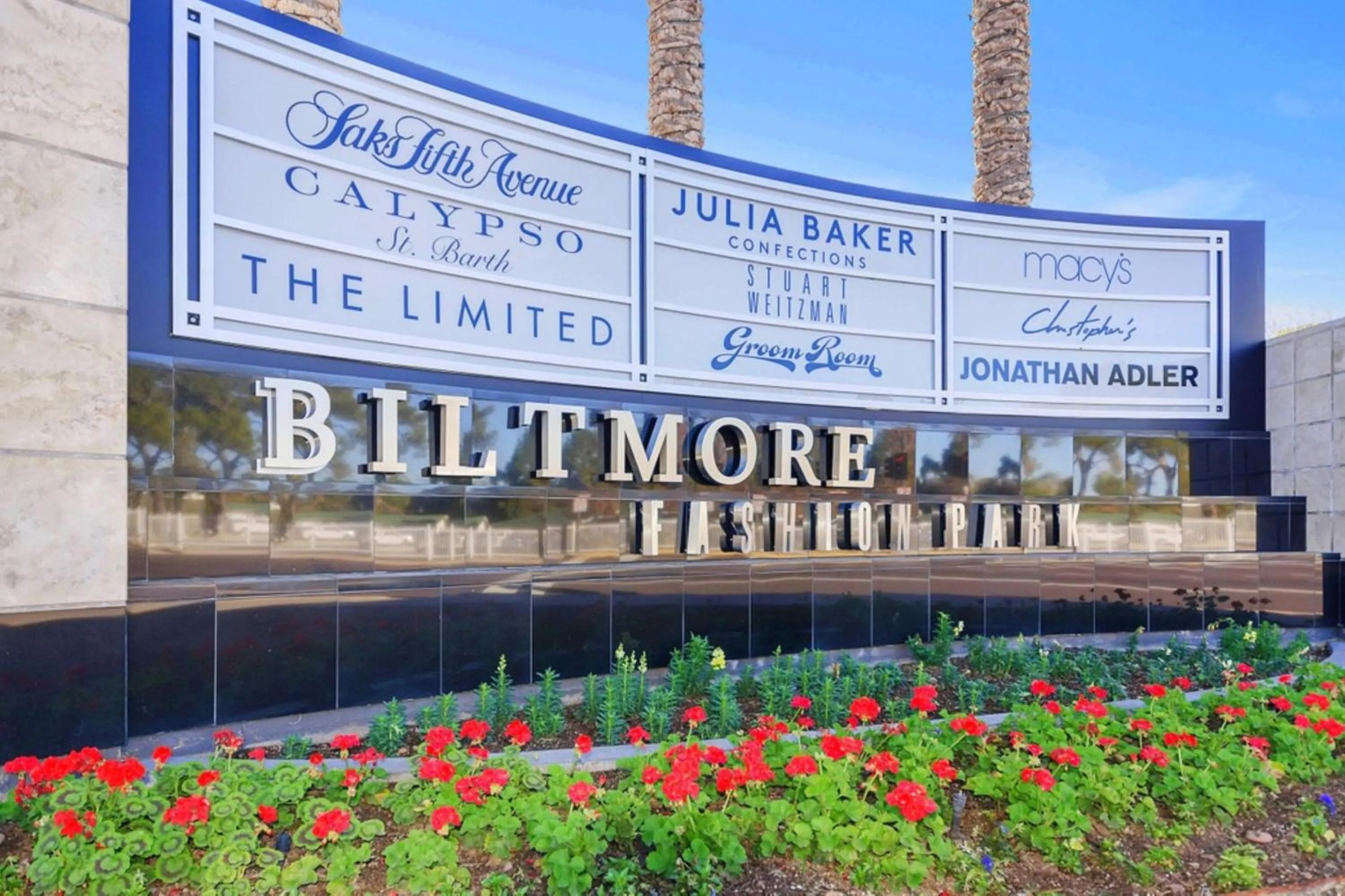 Sleek Phoenix Condo Walk to Biltmore Fashion Park