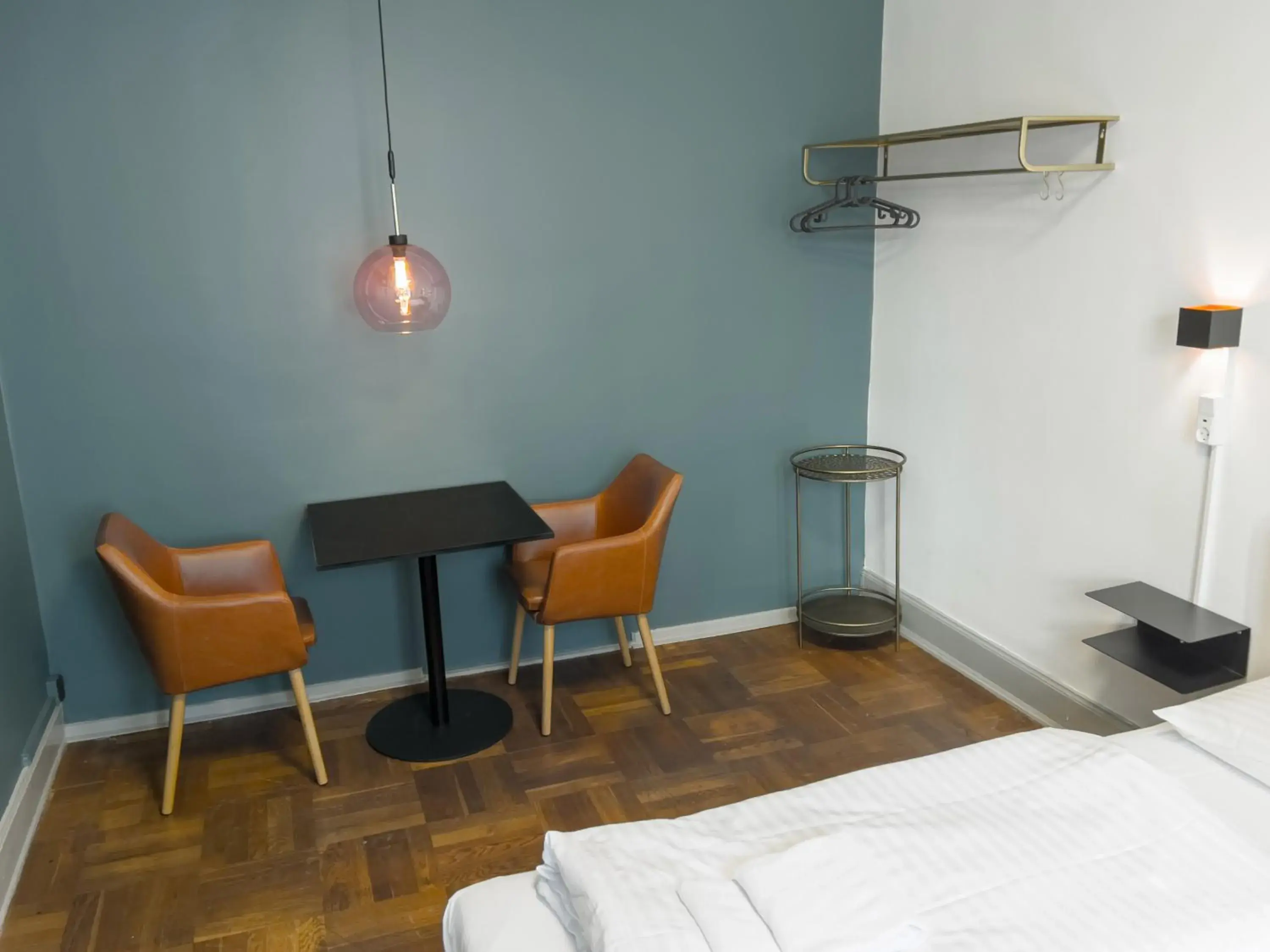 Photo of the whole room, Bed in where to sleep Photo of the whole room, Bed in where to sleep