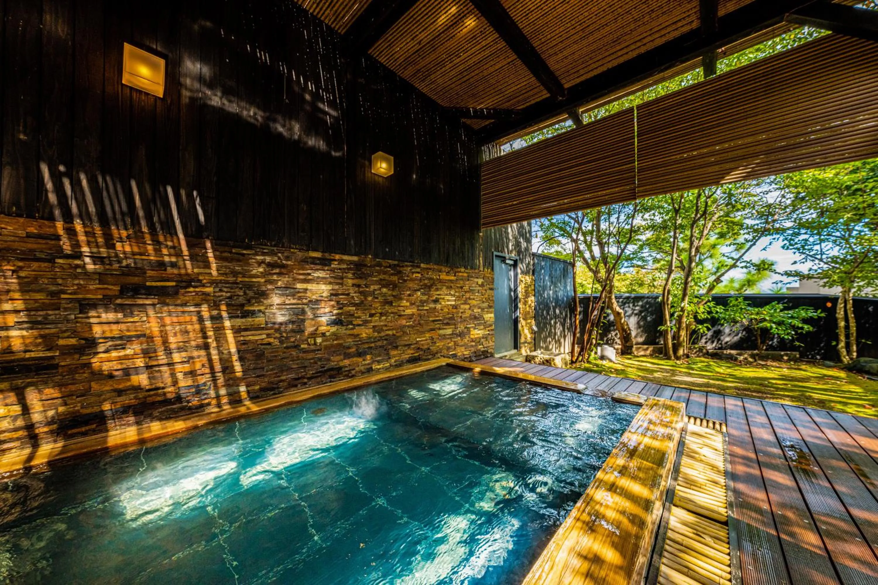 Hot Spring Bath in Ryotei Matsubaya