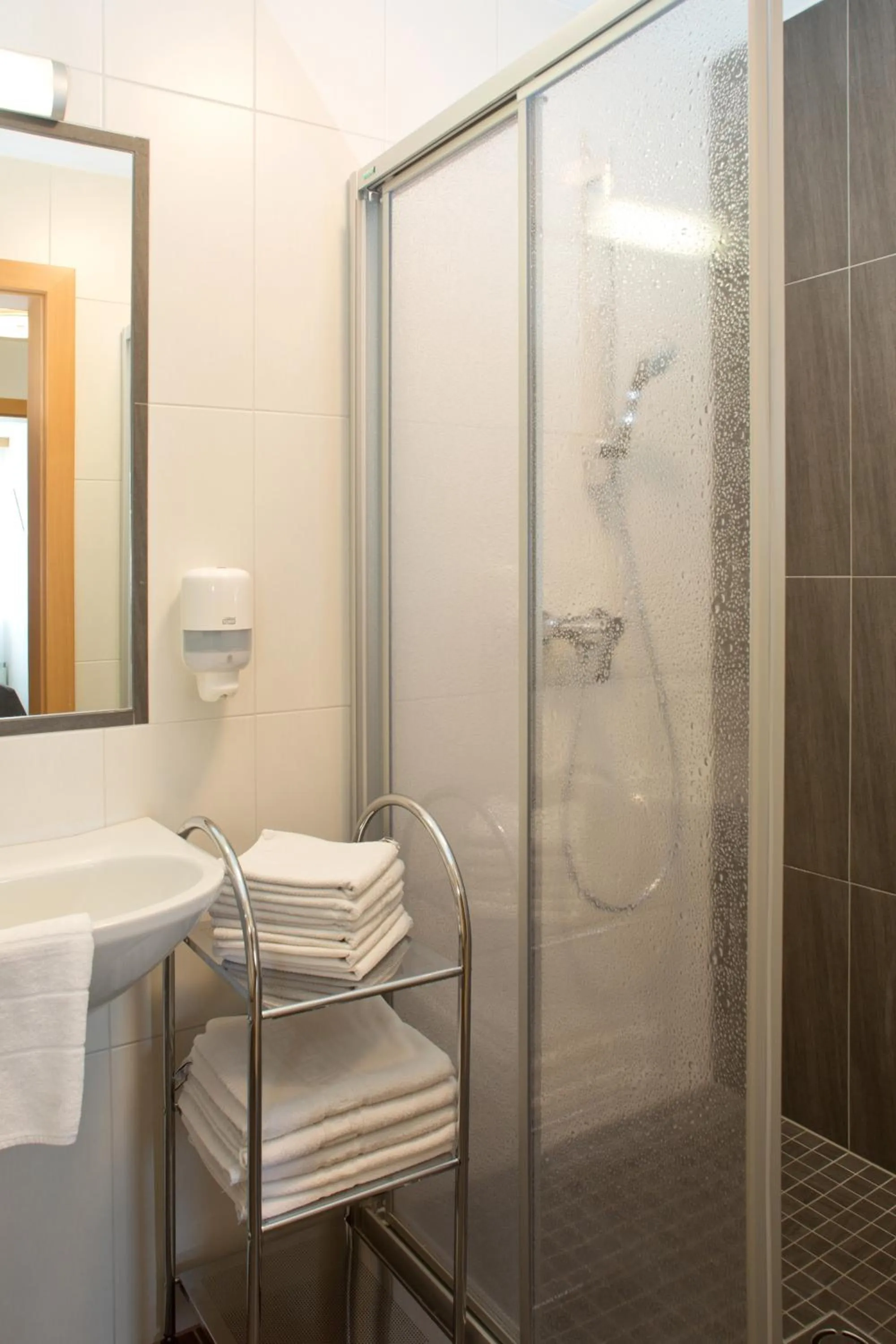 Shower in Hotel am See Rust