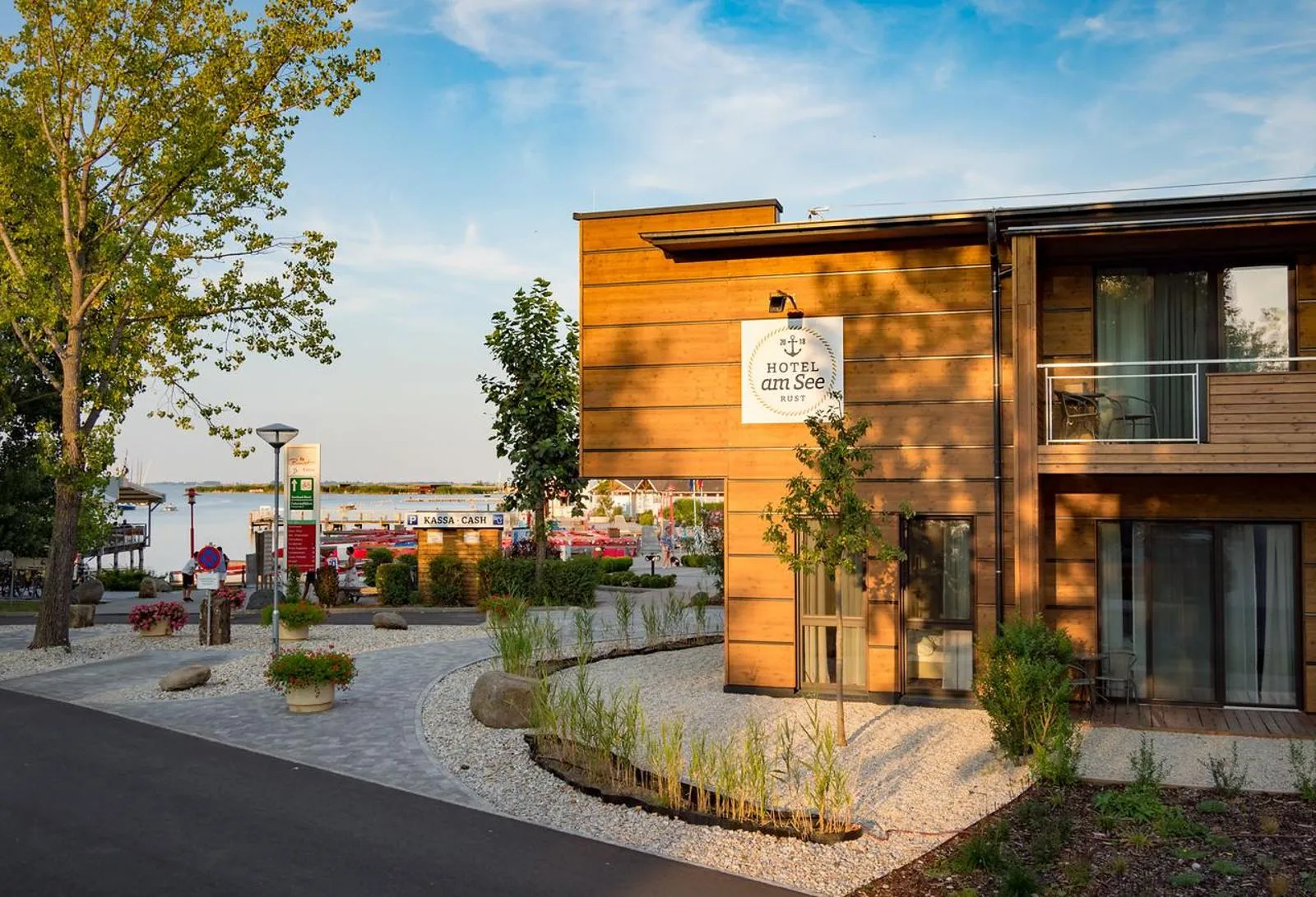 Balcony/Terrace in Hotel am See Rust