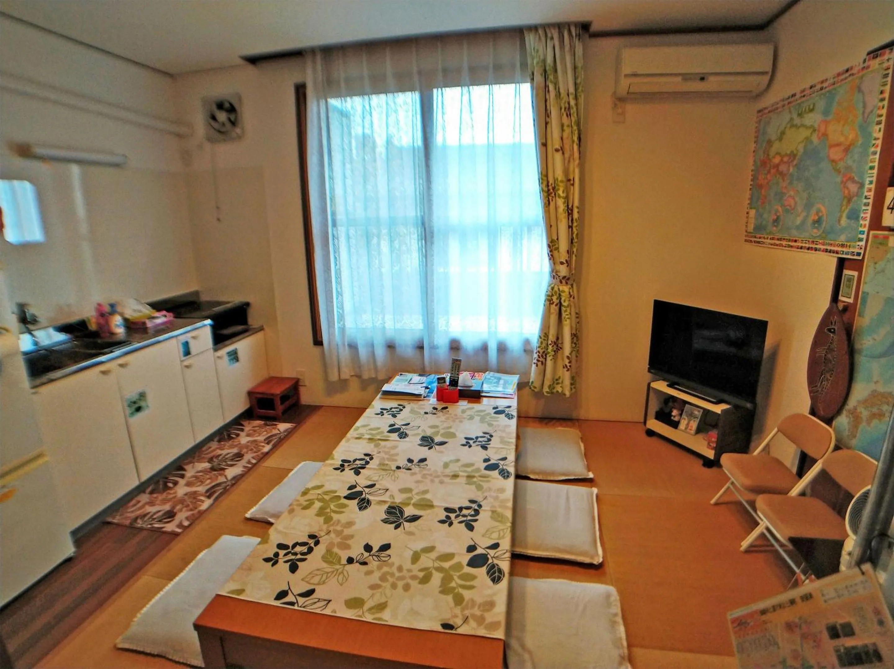 Dining area in Hiroshima Saijo Youth Hostel