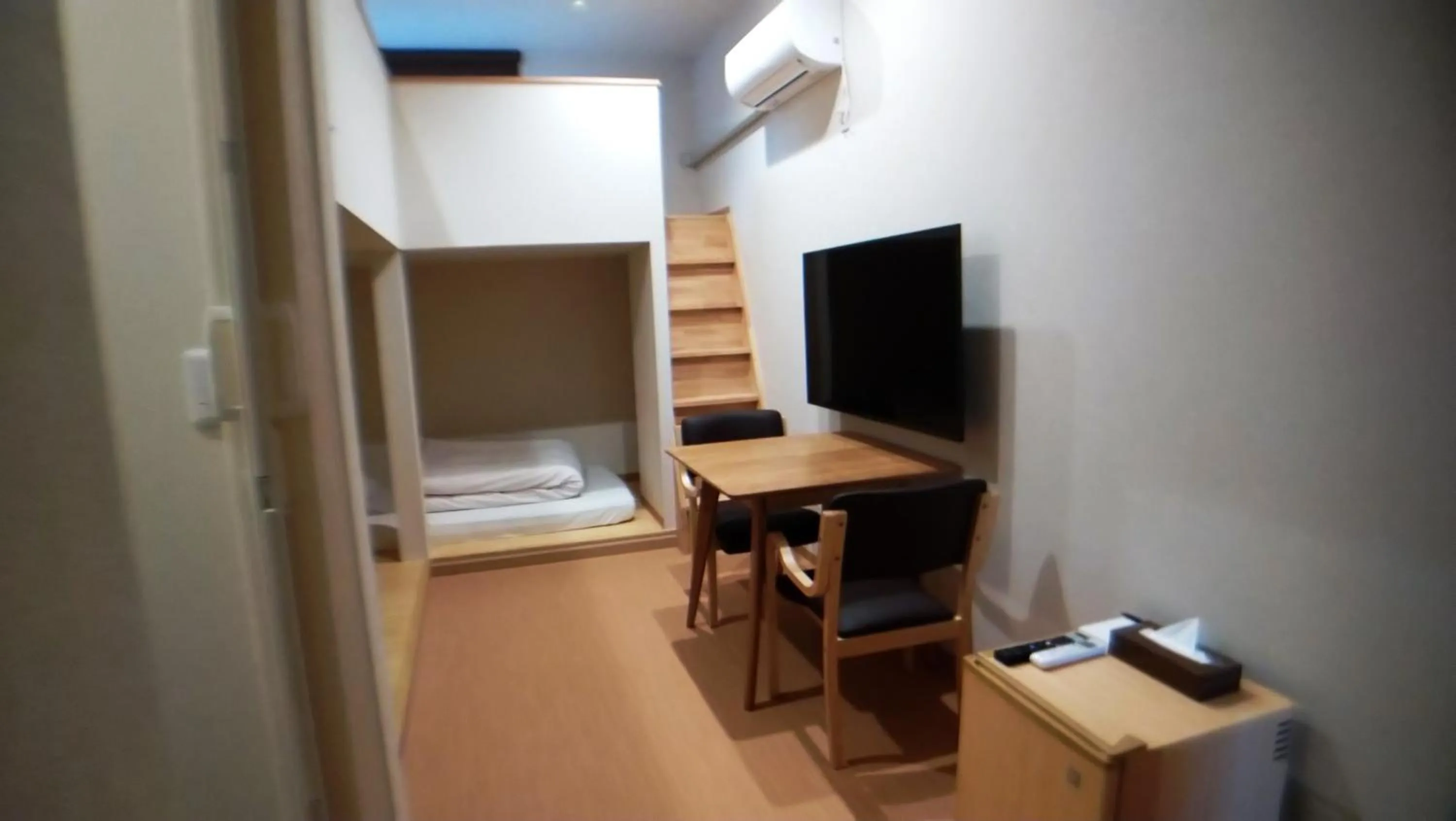 Photo of the whole room in Hiroshima Saijo Youth Hostel