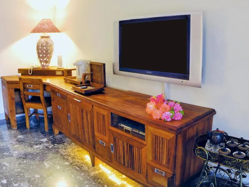 Swan Lake Villa Resort