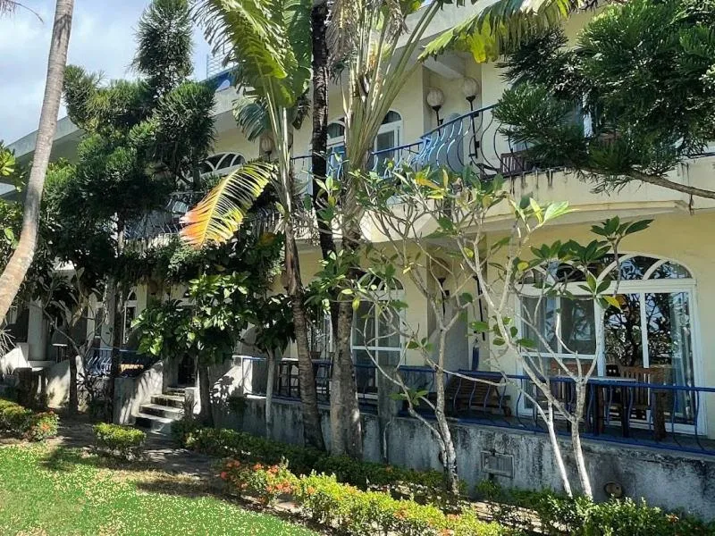 Swan Lake Villa Resort