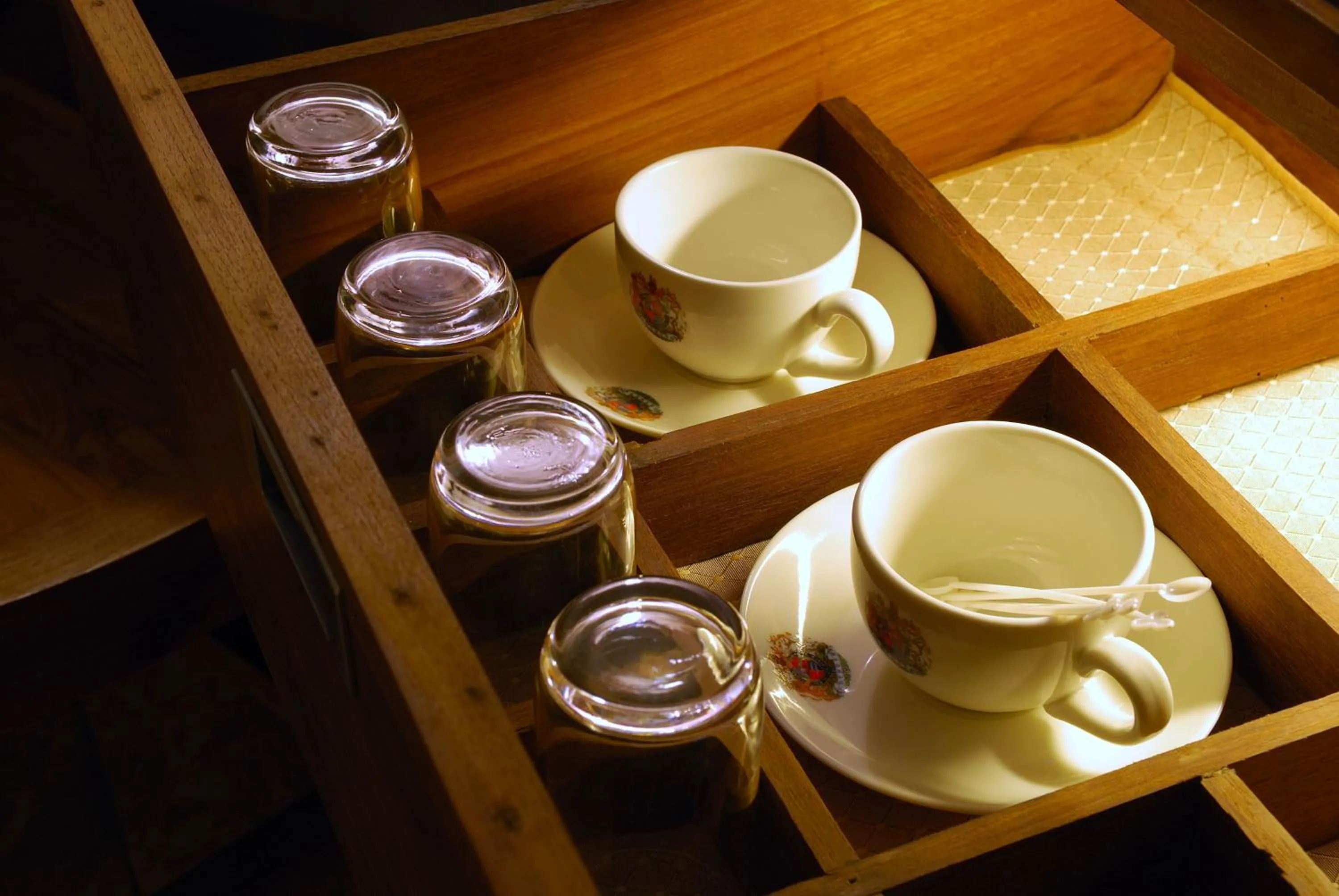 Coffee/tea facilities in Swan Lake Villa Resort