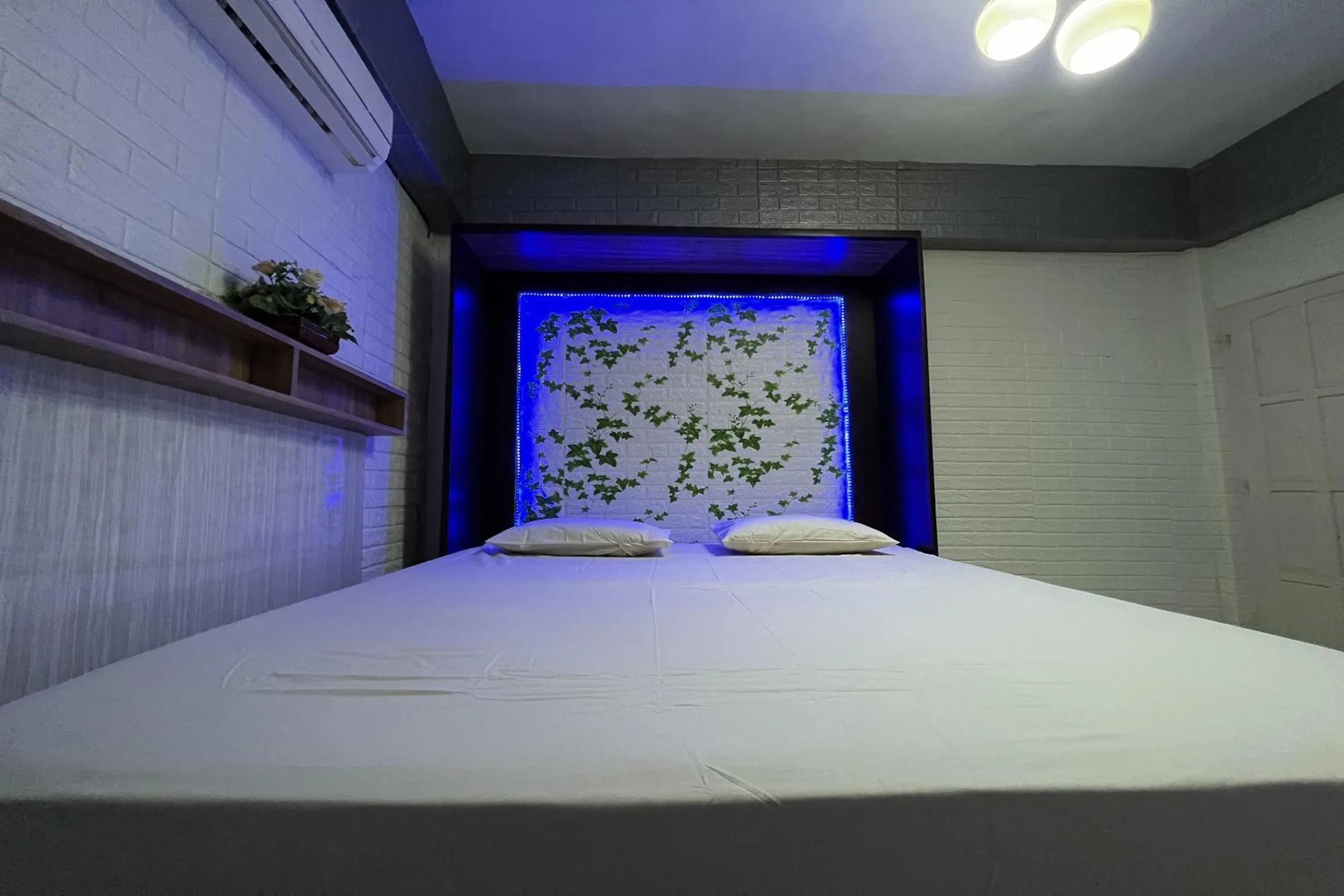 Bedroom, Bed in Hotel O Surya HotelNearTaman Anggrek Pkk Watansoppeng