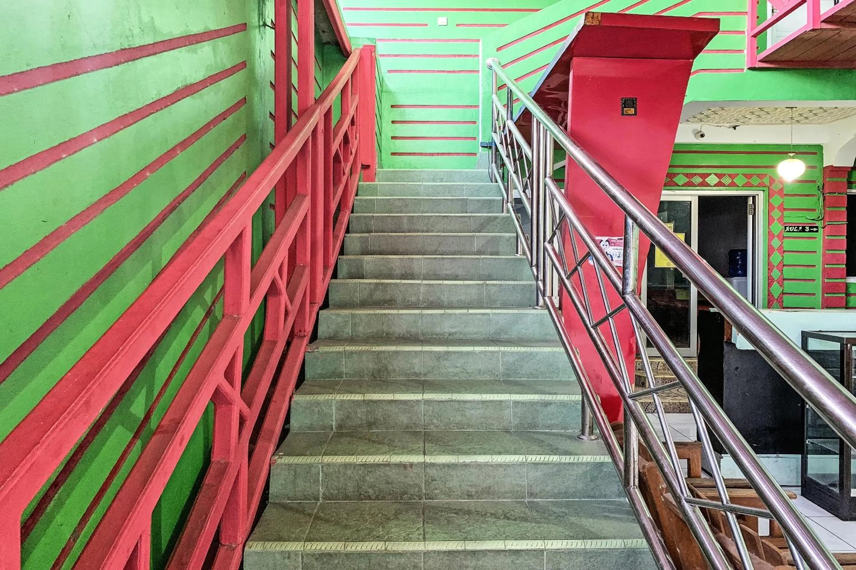 Lobby or reception in Hotel O Surya HotelNearTaman Anggrek Pkk Watansoppeng