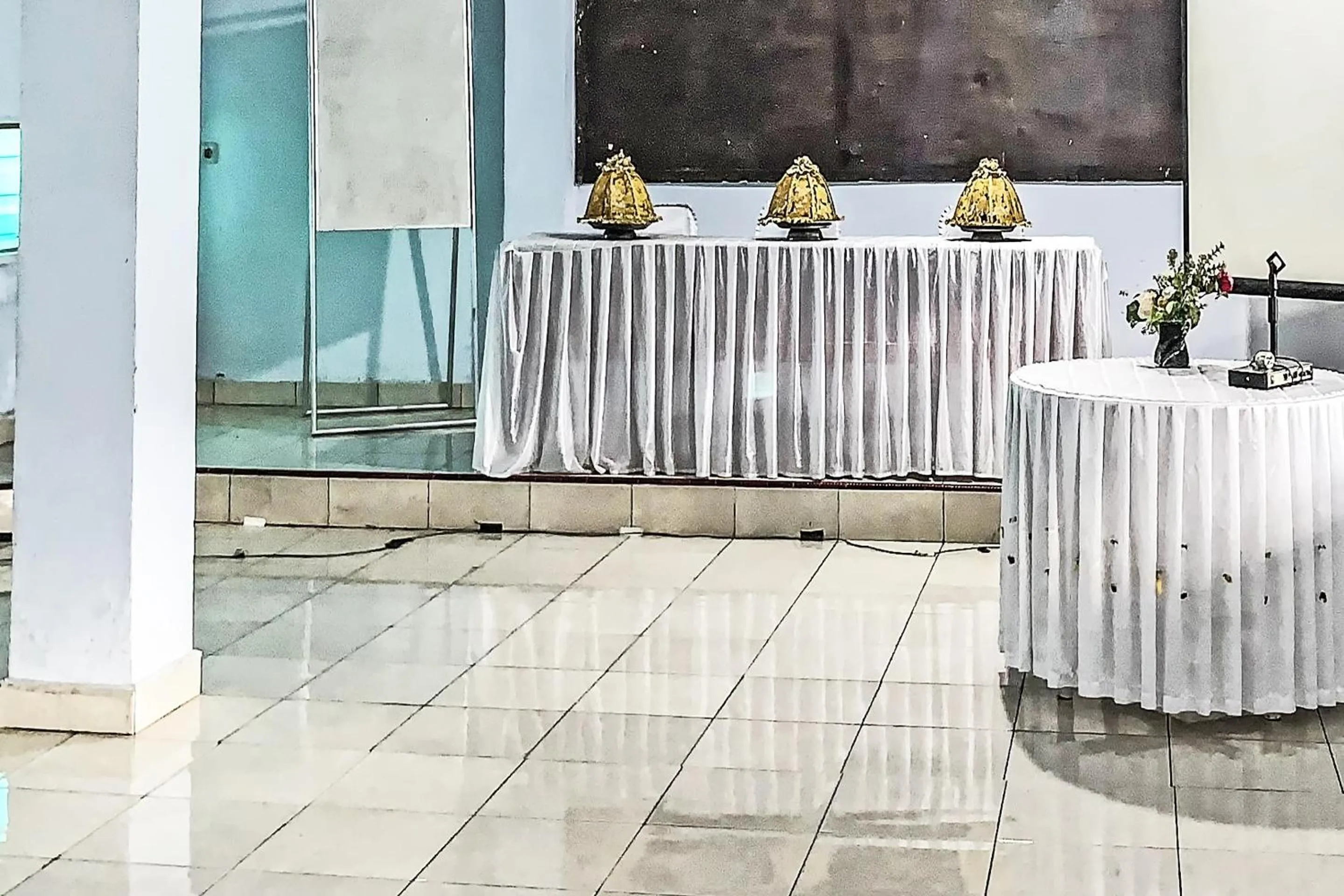 Lobby or reception in Hotel O Surya HotelNearTaman Anggrek Pkk Watansoppeng