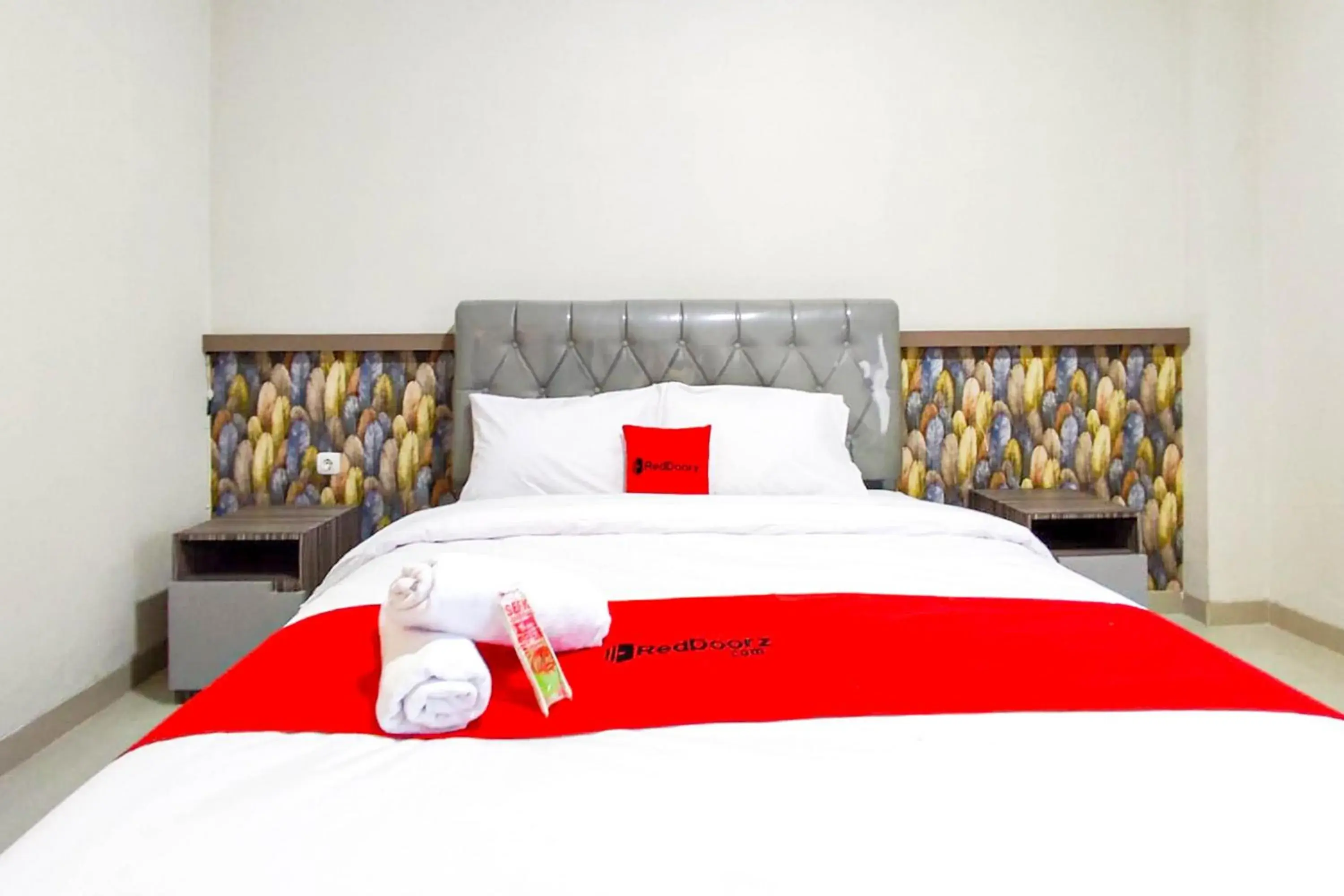 Bedroom, Bed in RedDoorz Syariah near GOR Satria Area Bedroom, Bed in RedDoorz Syariah near GOR Satria Area