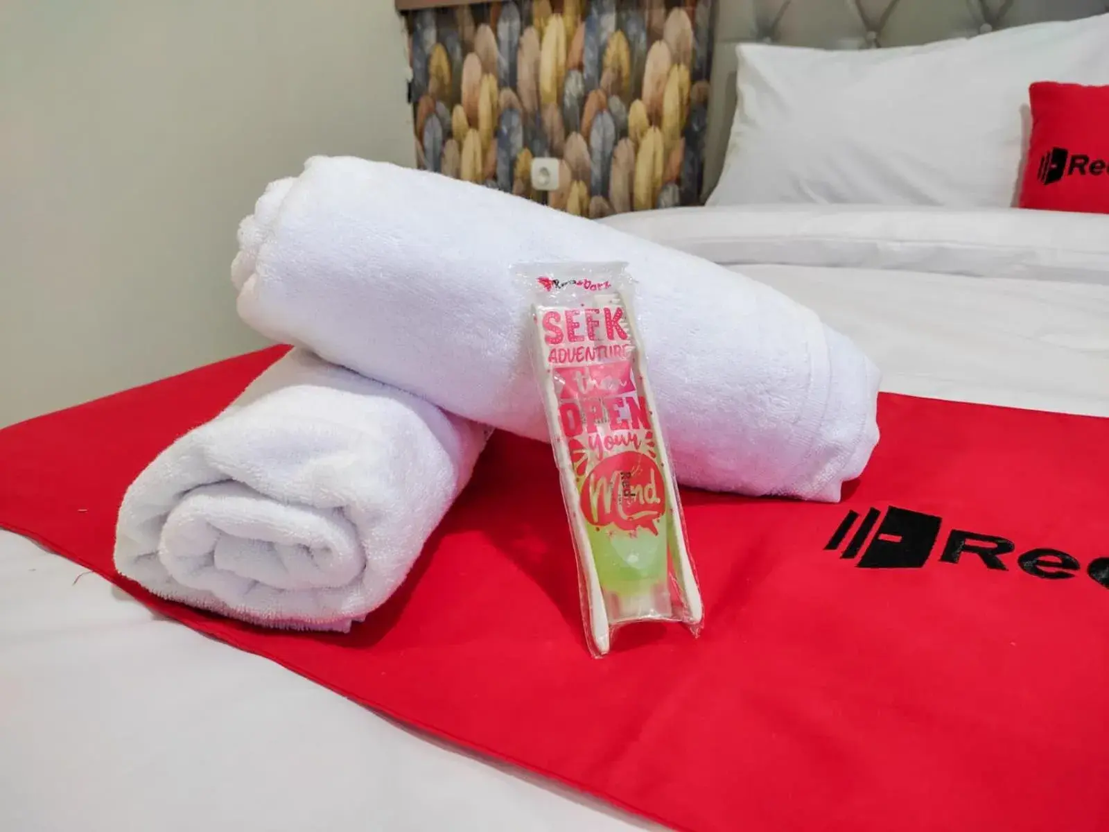 Bed in RedDoorz Syariah near GOR Satria Area Bed in RedDoorz Syariah near GOR Satria Area