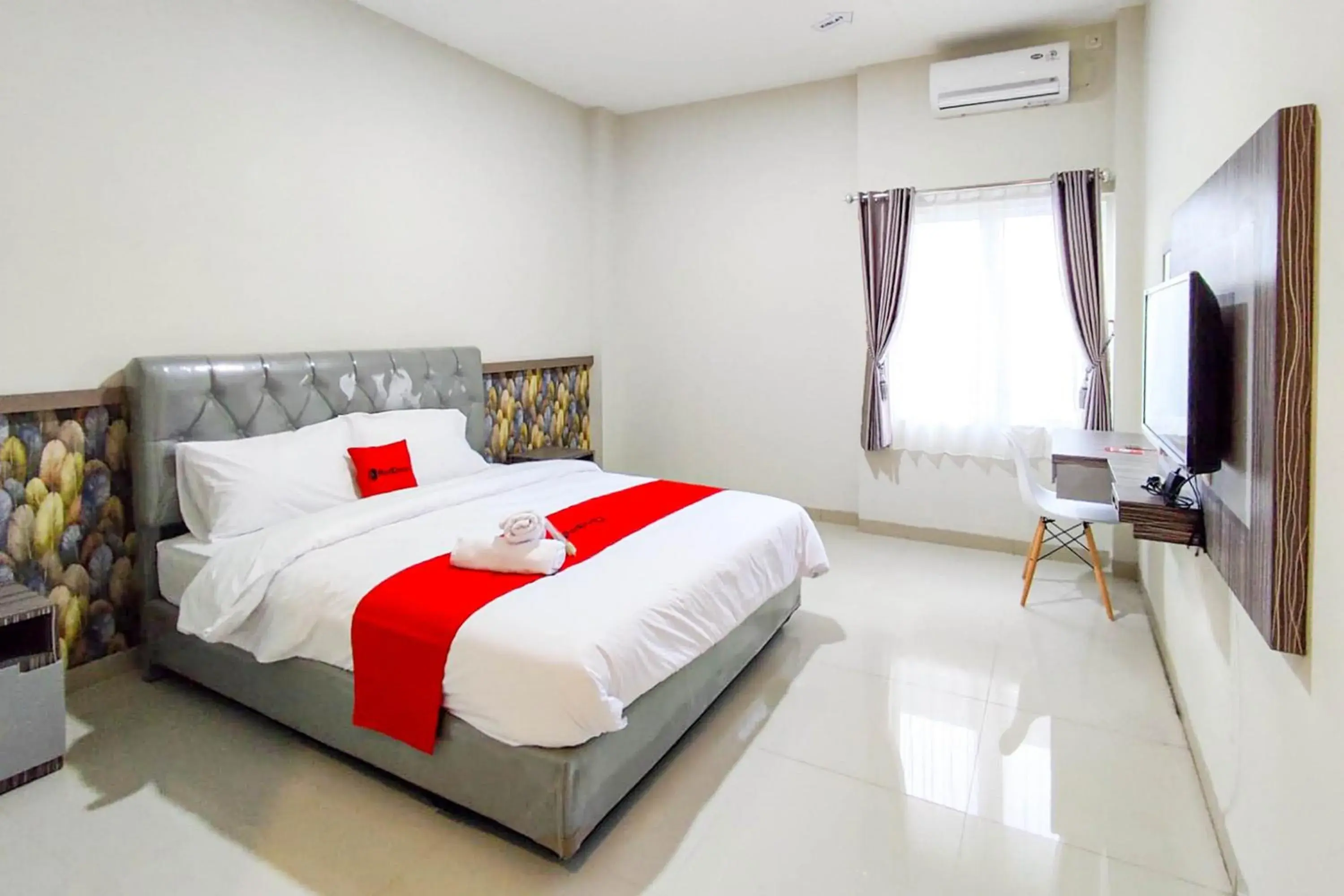 Bedroom, Bed in RedDoorz Syariah near GOR Satria Area Bedroom, Bed in RedDoorz Syariah near GOR Satria Area