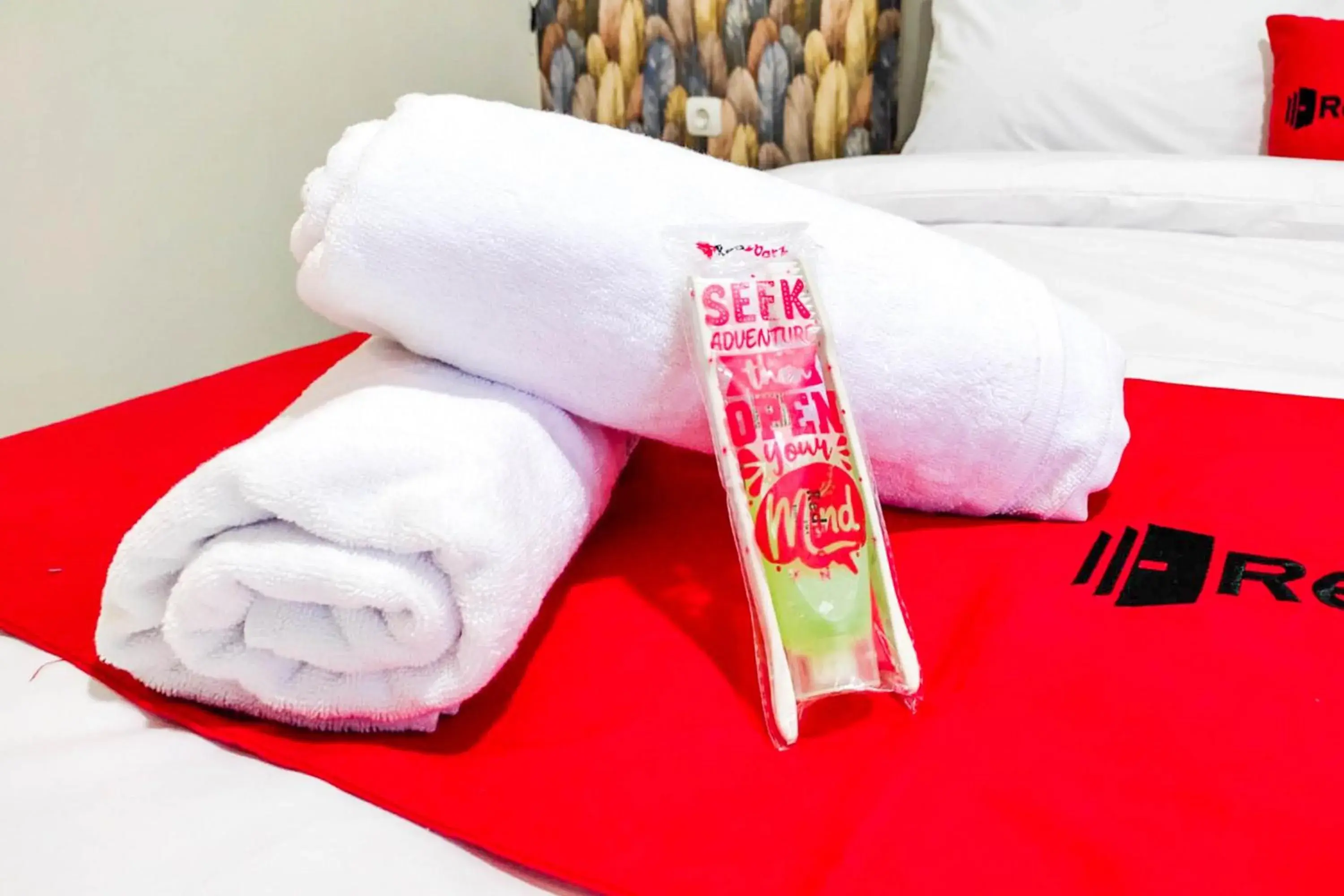 Bedroom, Bed in RedDoorz Syariah near GOR Satria Area Bedroom, Bed in RedDoorz Syariah near GOR Satria Area