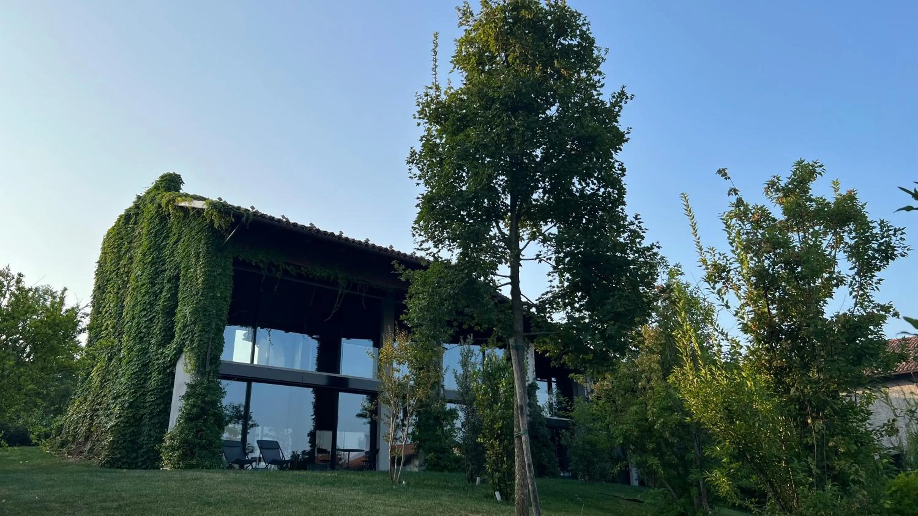 Property building in Murrae Loft