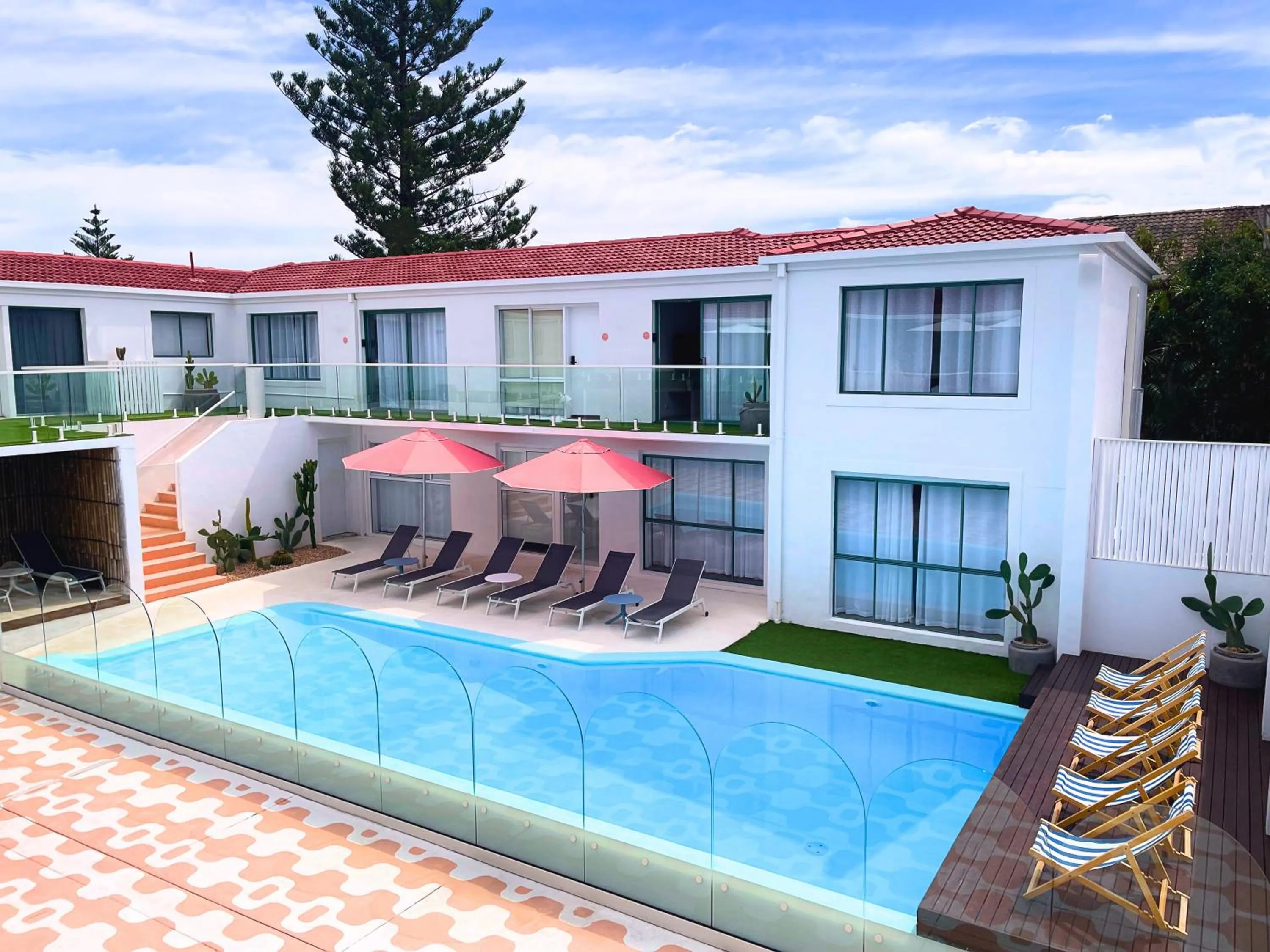 Property building in Tessa's on the Beach