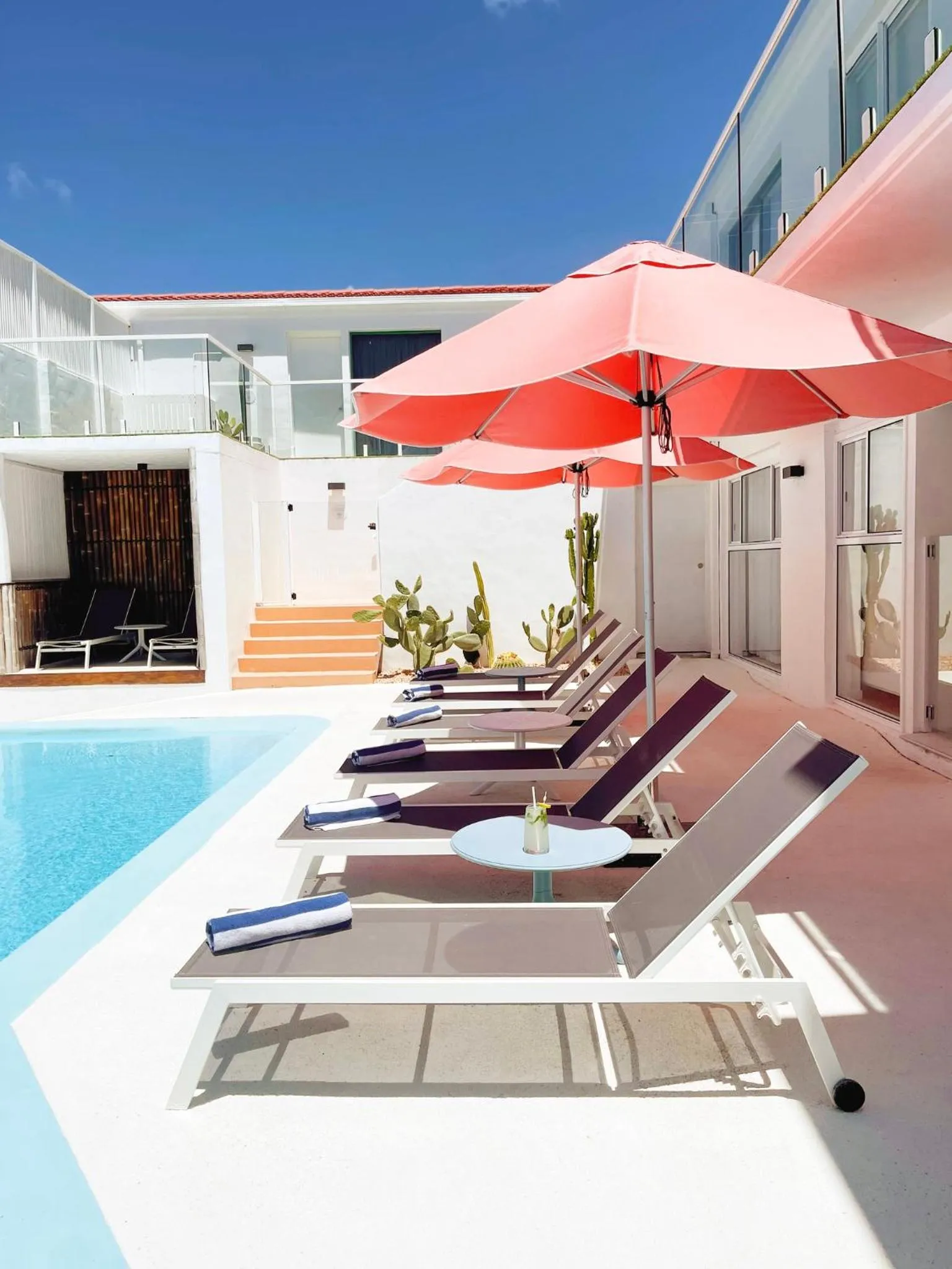 Pool view in Tessa's on the Beach