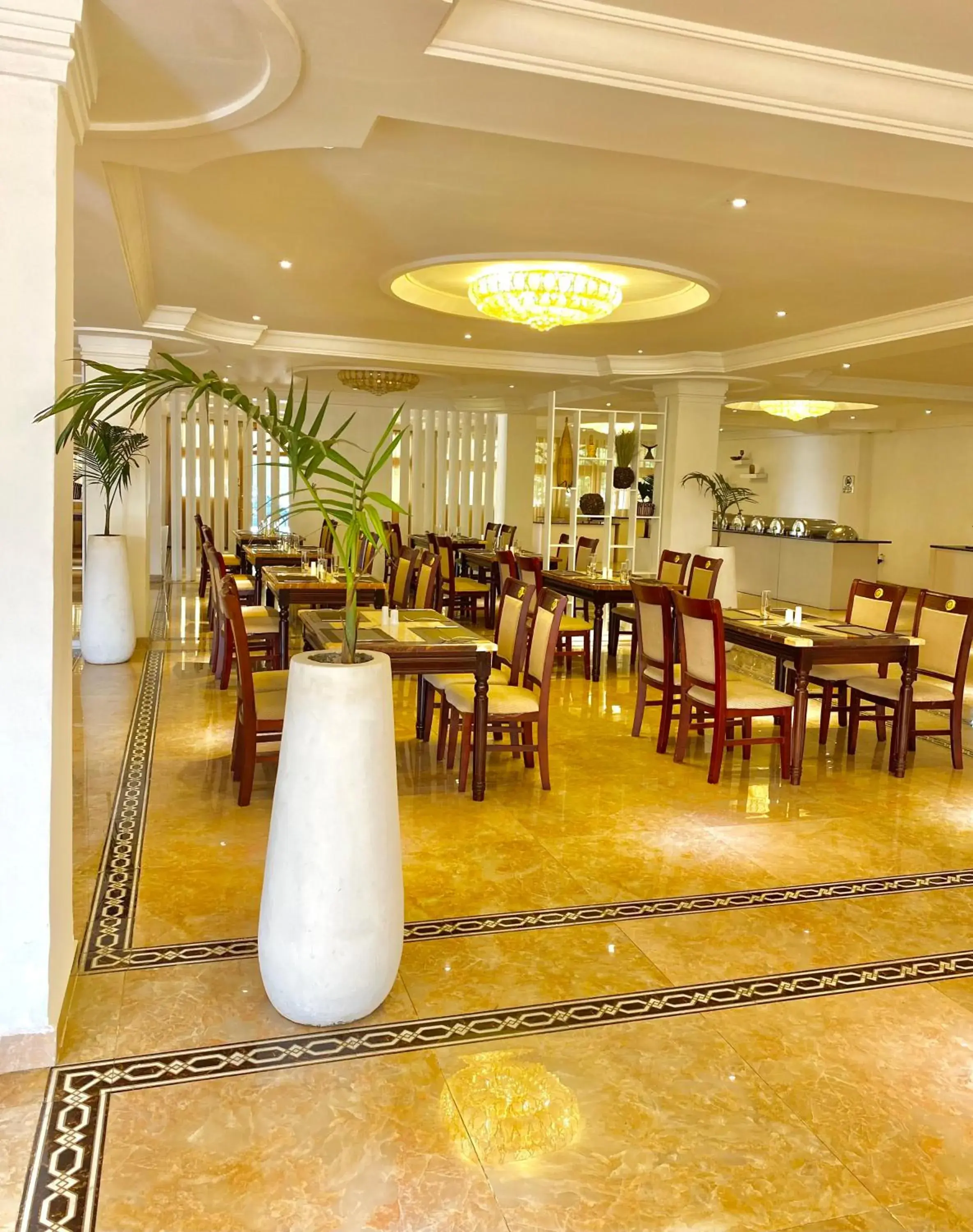 Restaurant/places to eat in De Leopol Hotel Restaurant/places to eat in De Leopol Hotel