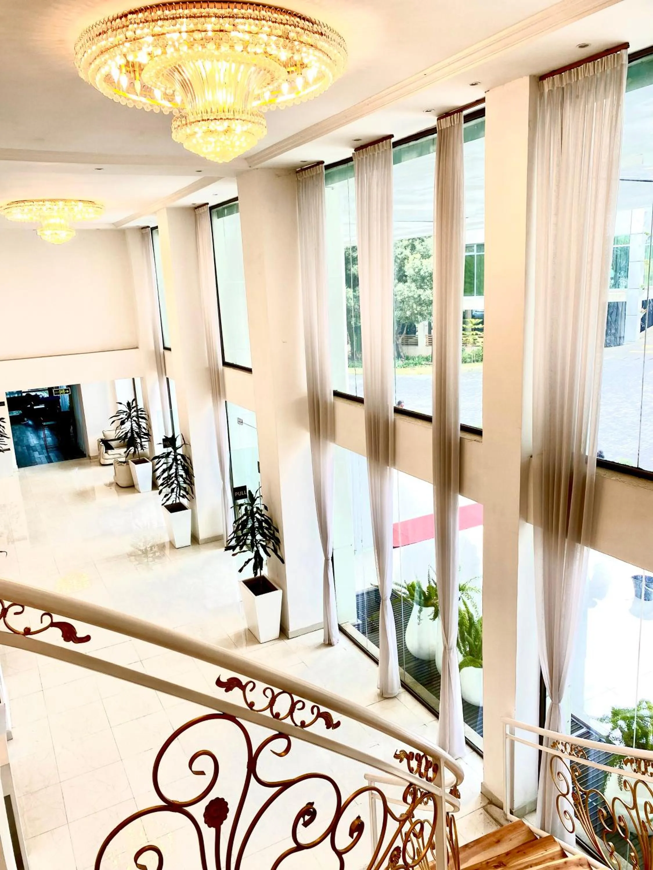 Lobby or reception in De Leopol Hotel