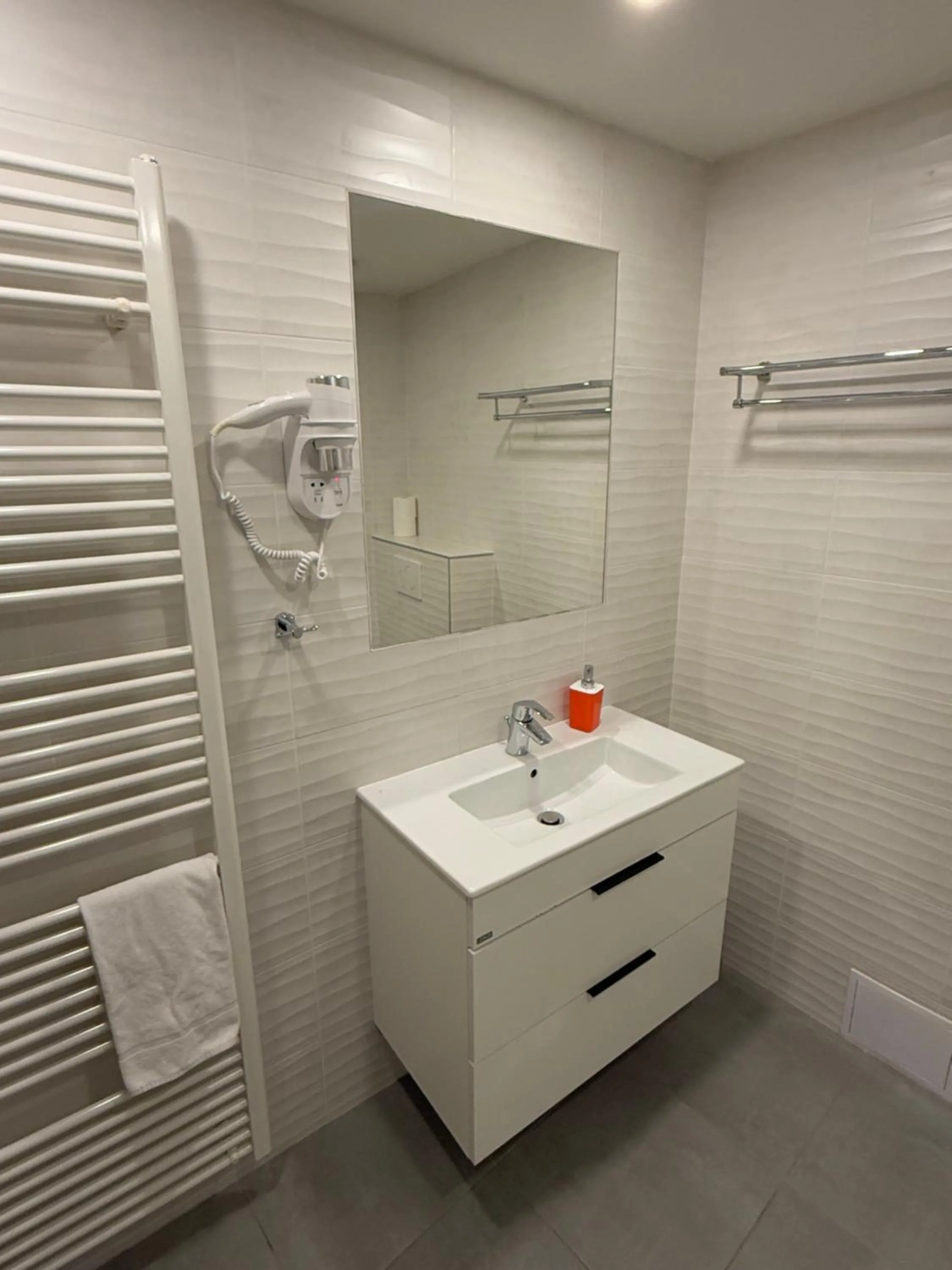 Bathroom in Hotel King George