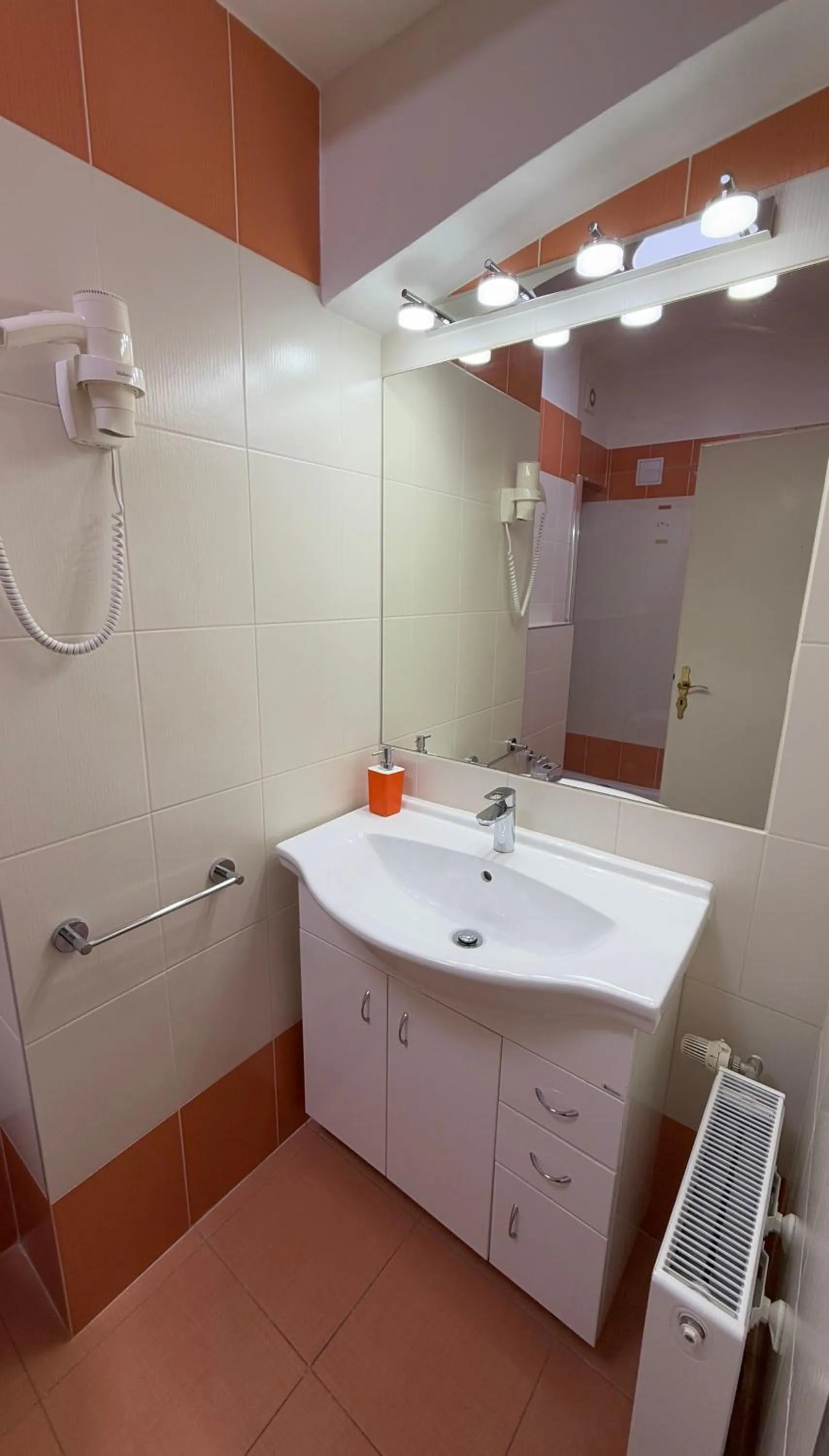 Bathroom in Hotel King George