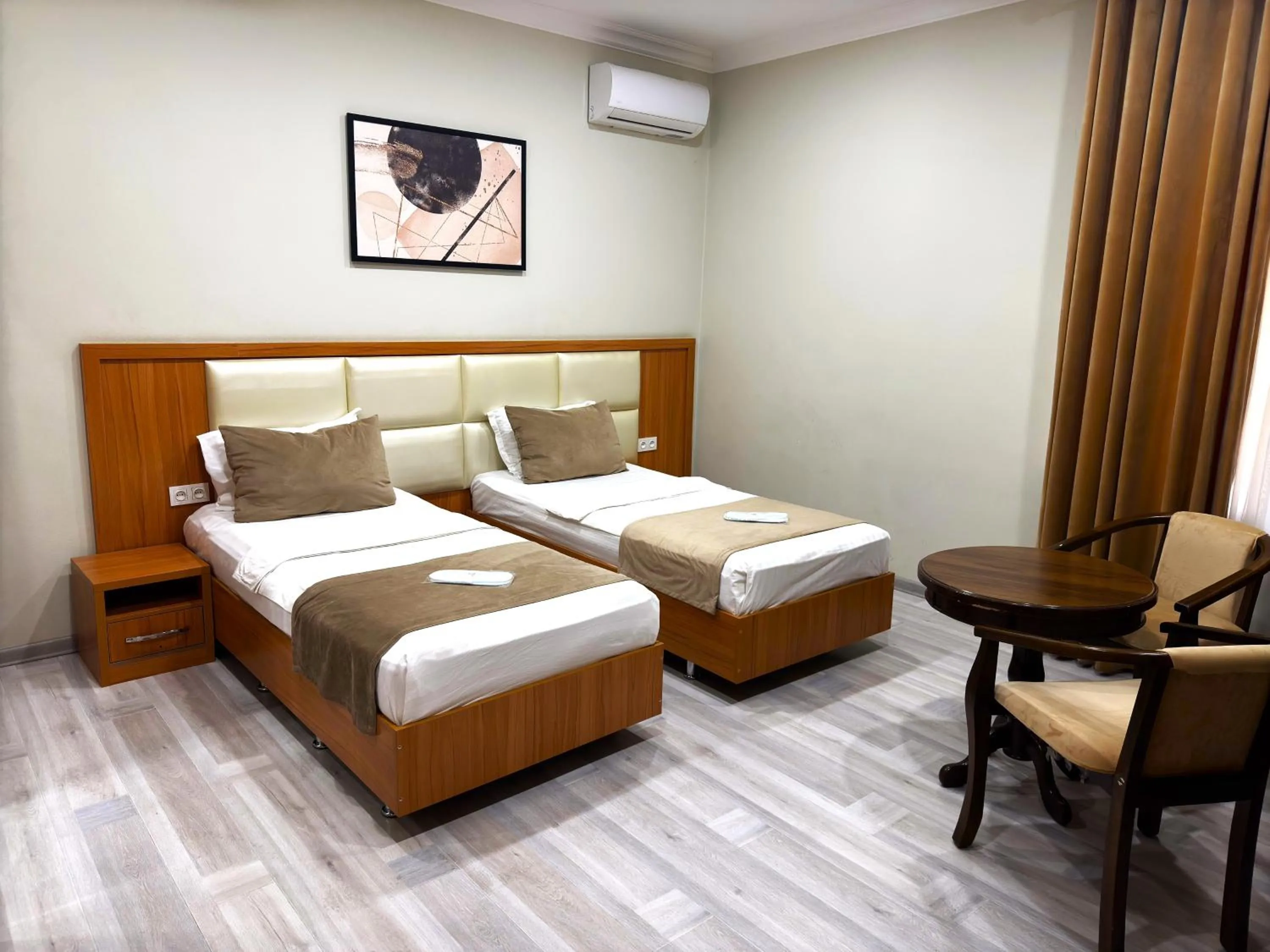 Photo of the whole room, Bed in The Moon Hotel