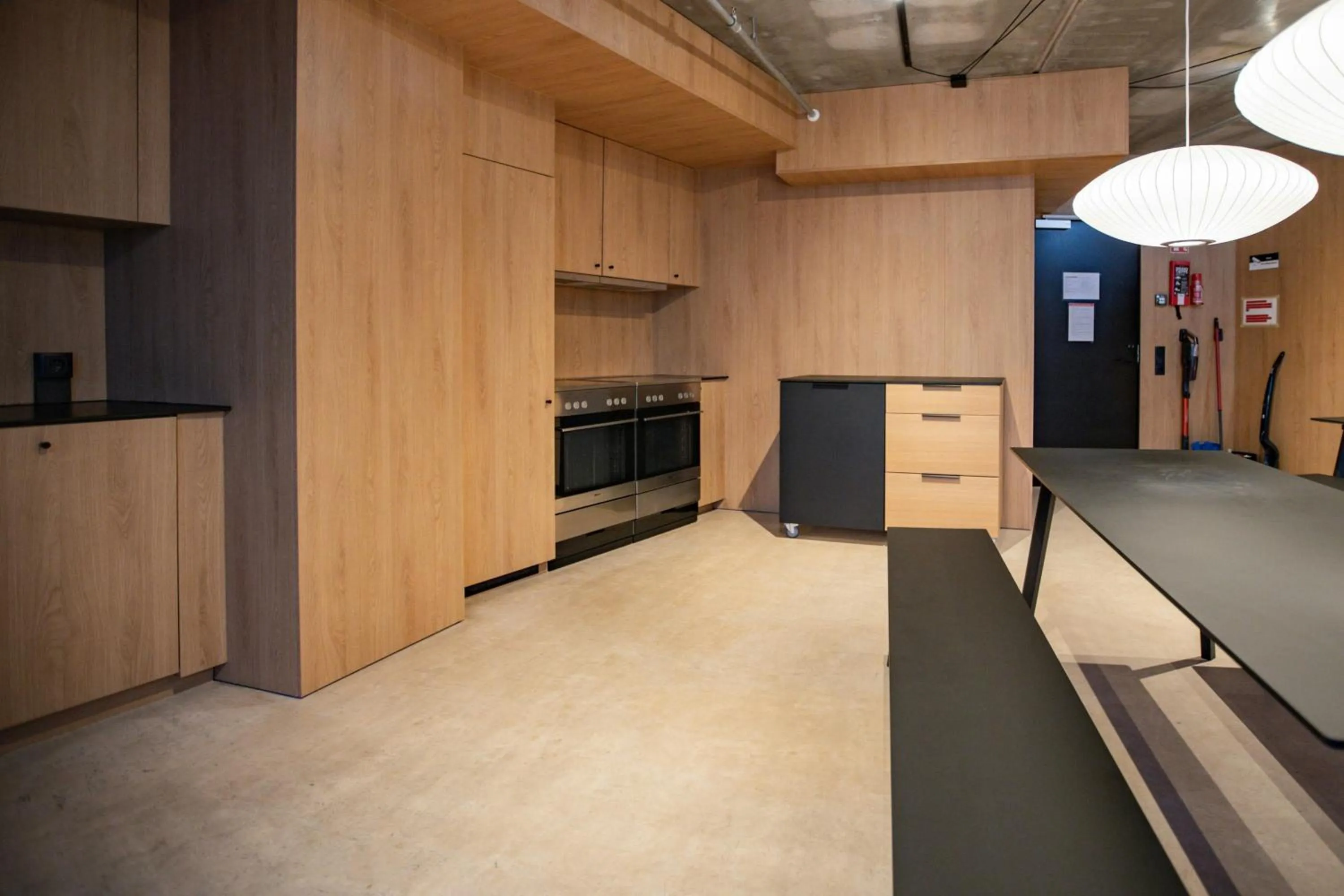 Kitchen or kitchenette in A Place To Hotel Esbjerg