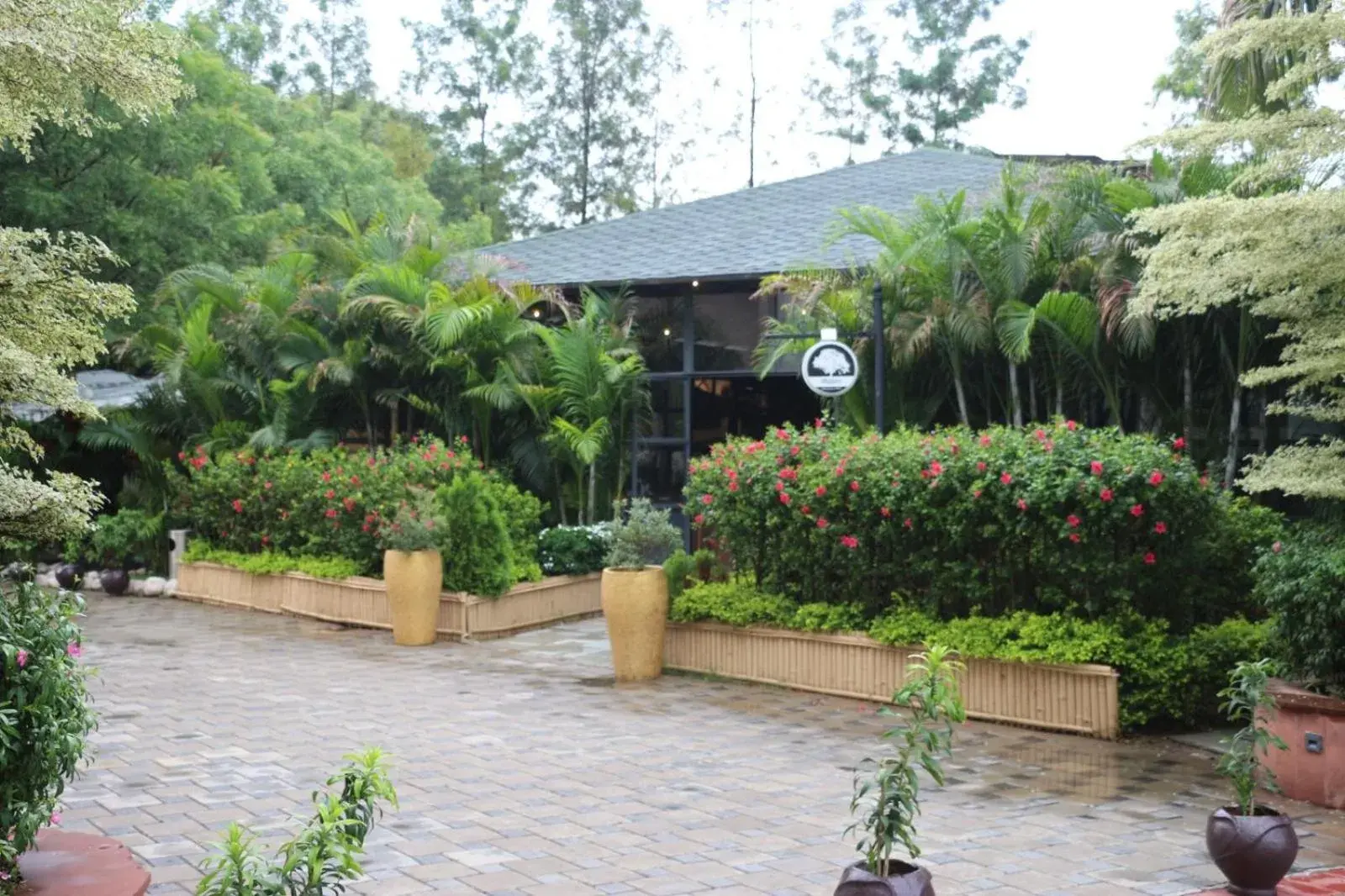 Restaurant/places to eat in Safal Retreat Restaurant/places to eat in Safal Retreat