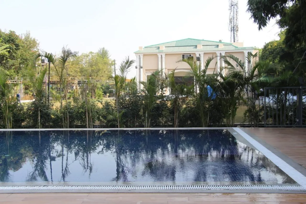 Swimming pool in Safal Retreat