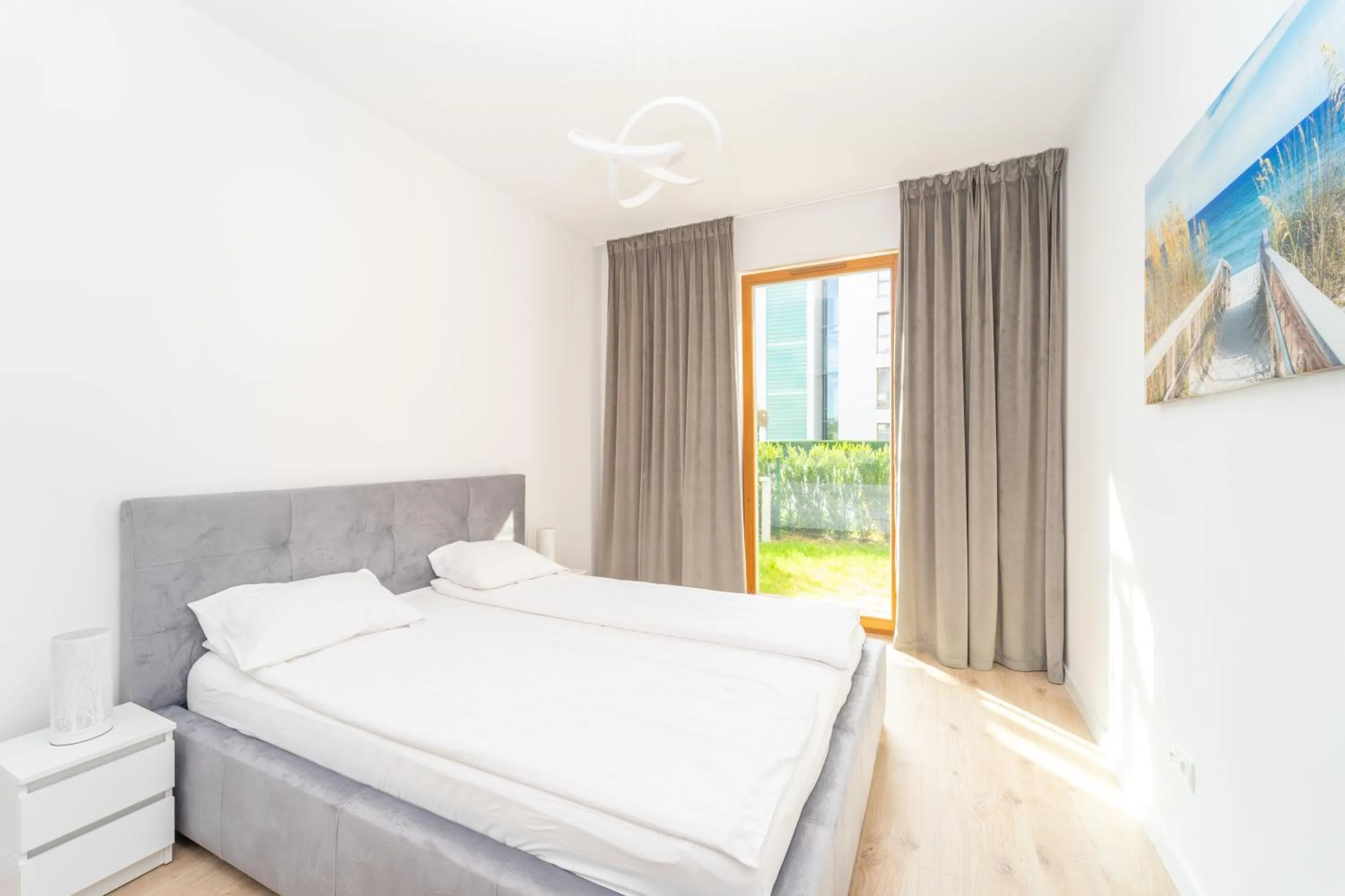 Bedroom, Bed in Nadmorski Dwór - Green Apartment