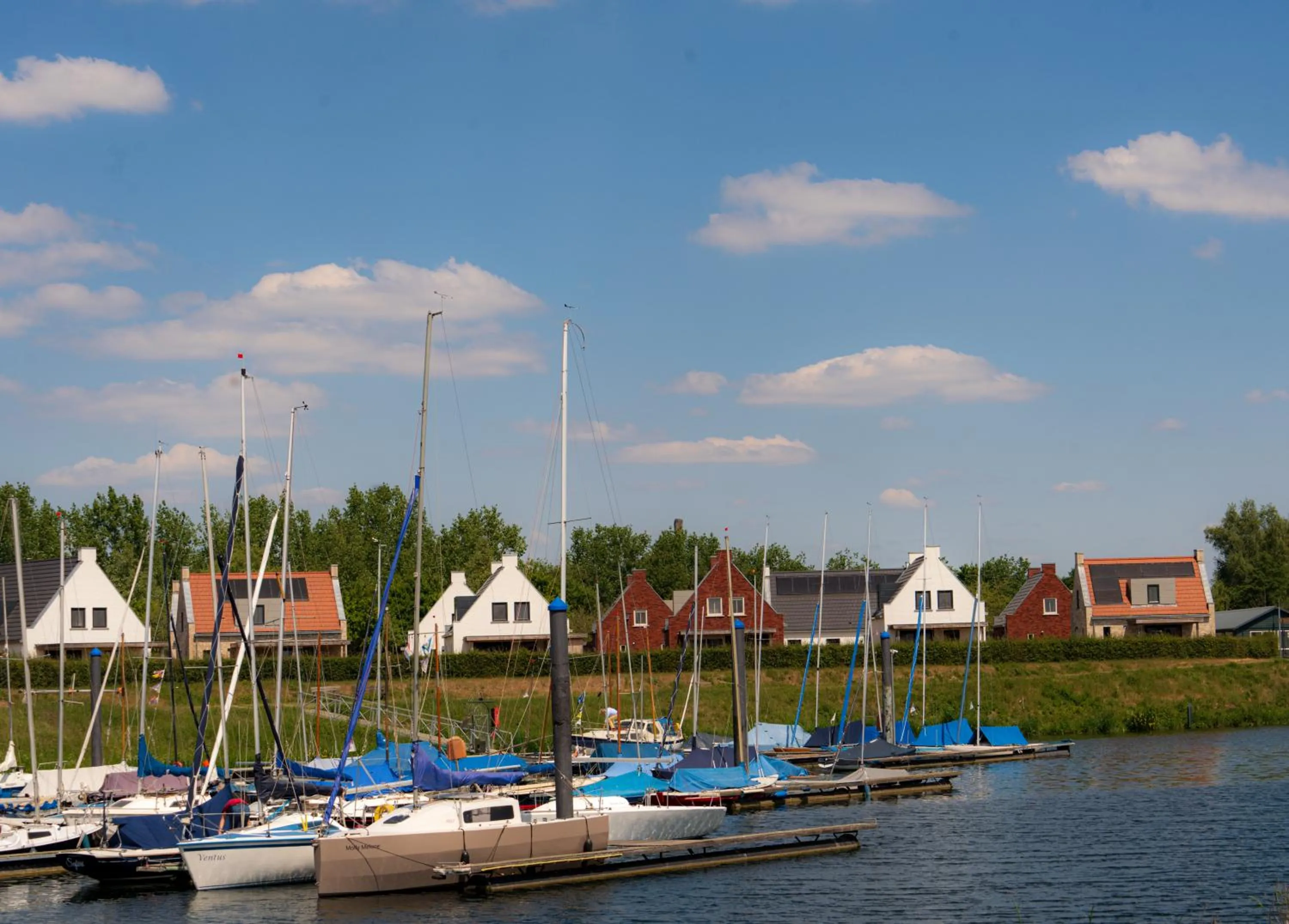 Day in Parc Maasresidence Thorn