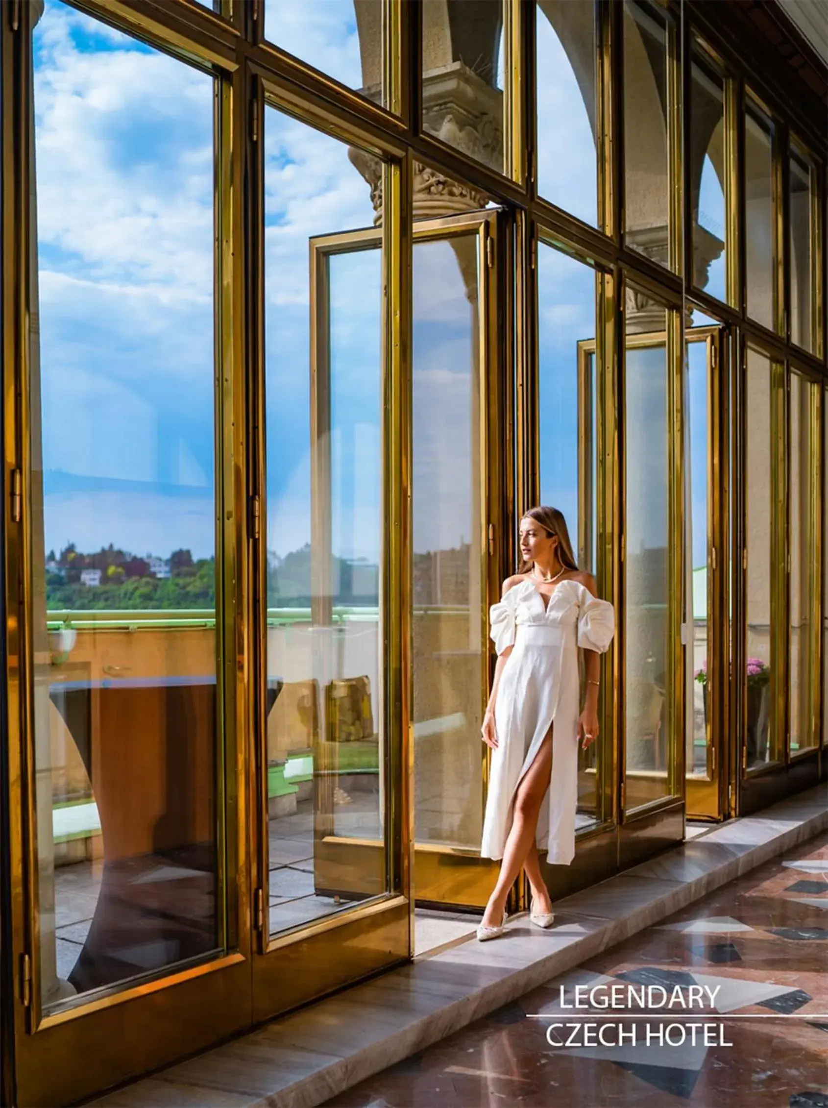 Lounge or bar in Grand Hotel International - Czech Leading Hotels Lounge or bar in Grand Hotel International - Czech Leading Hotels