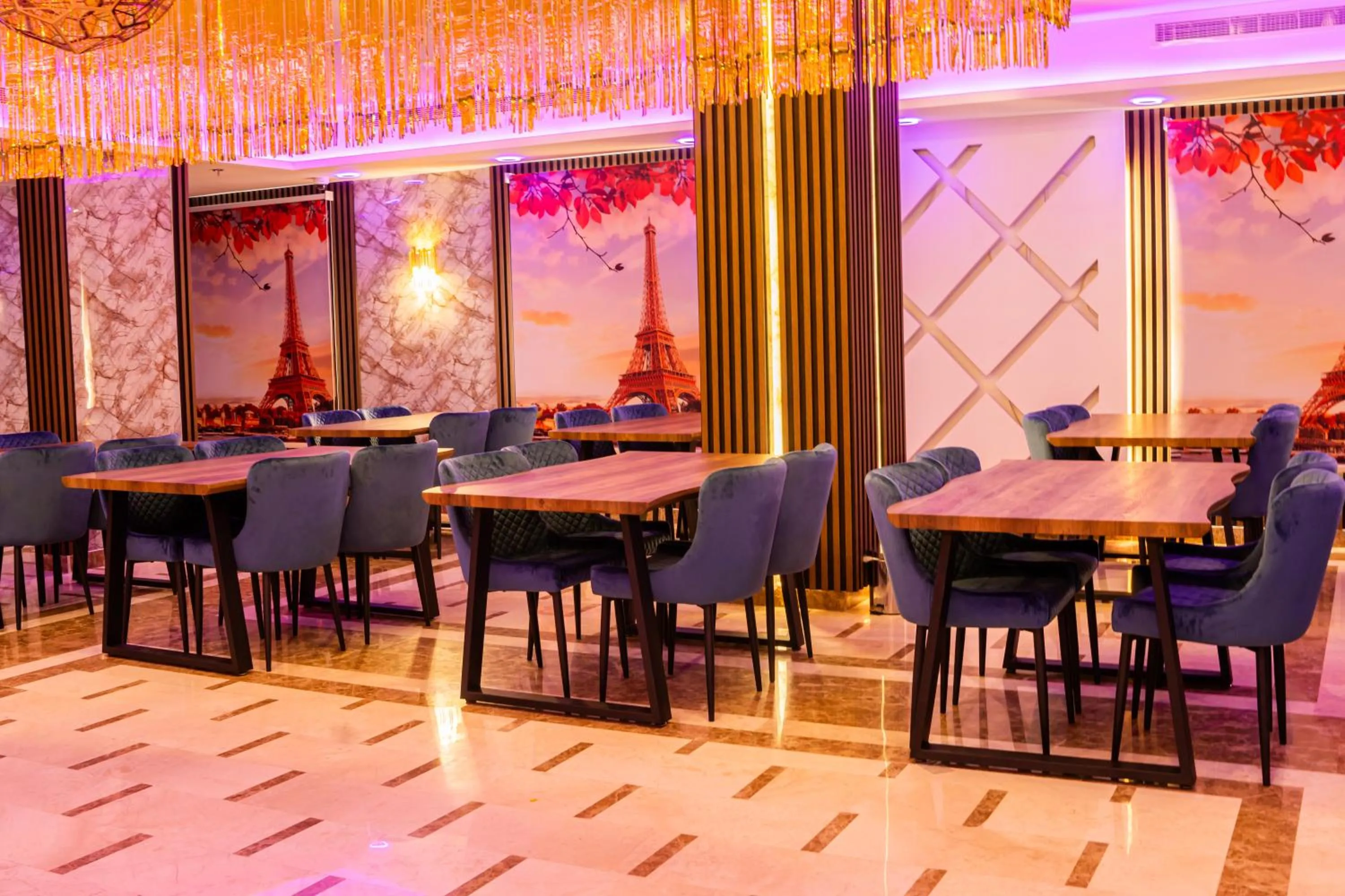 Restaurant/places to eat in Best Trip Paris Serviced Apartments
