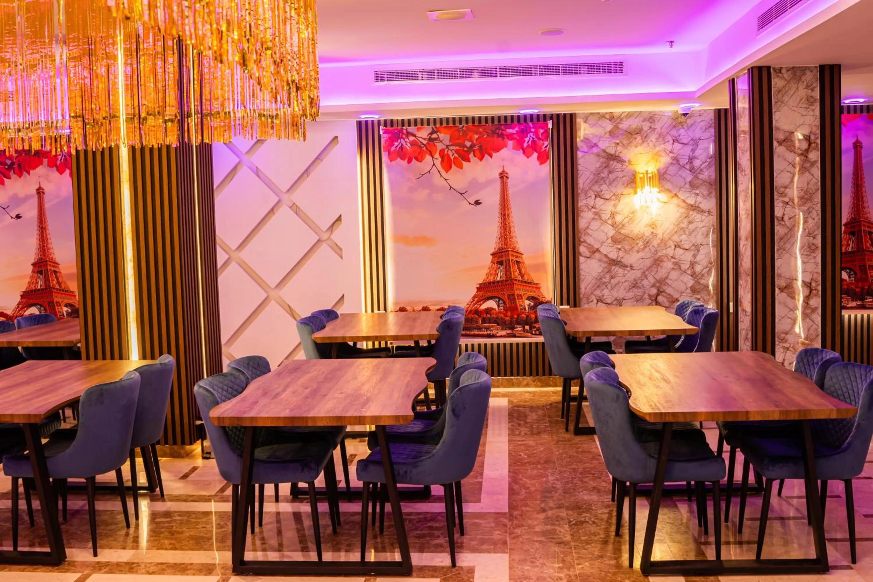 Restaurant/places to eat in Best Trip Paris Serviced Apartments