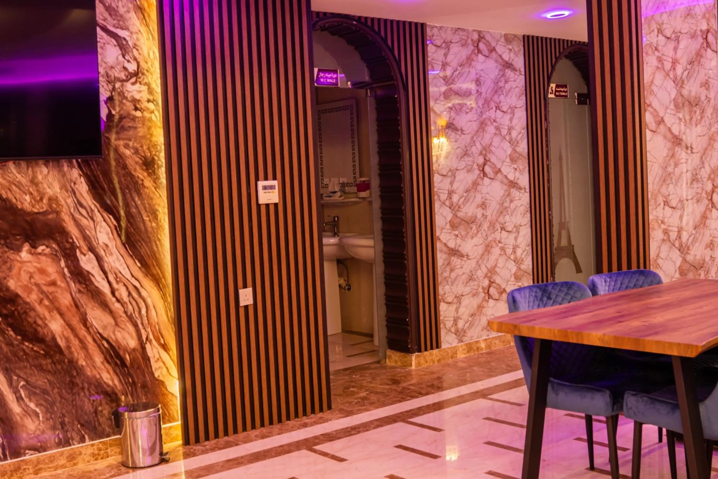 Restaurant/places to eat in Best Trip Paris Serviced Apartments
