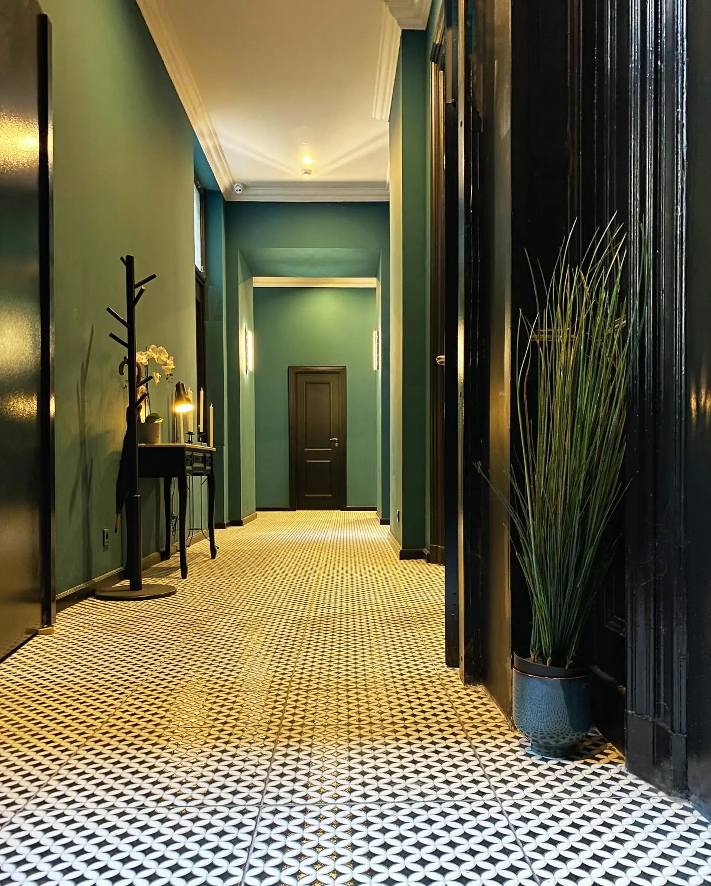 Facade/entrance in Rumor Rooms Facade/entrance in Rumor Rooms