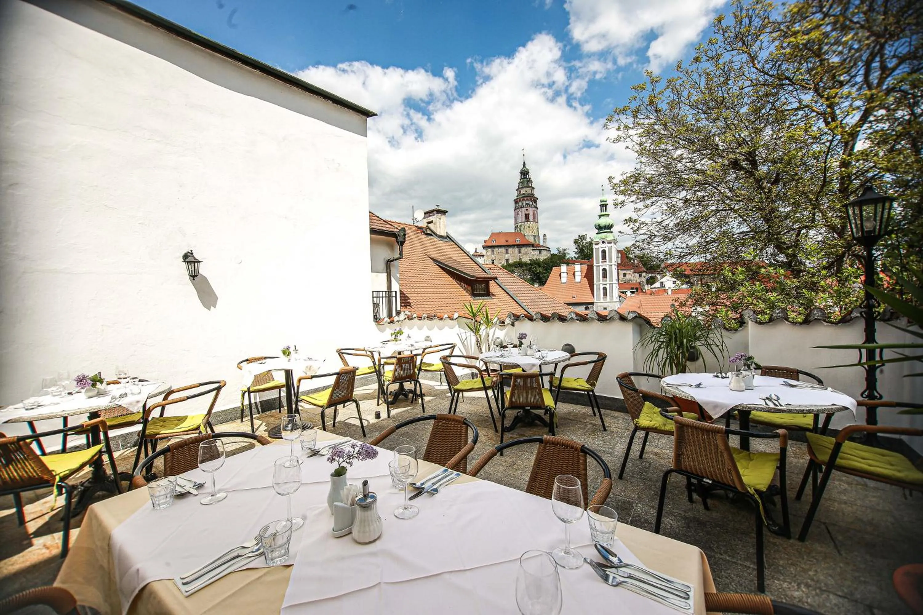Restaurant/places to eat in Hotel Konvice